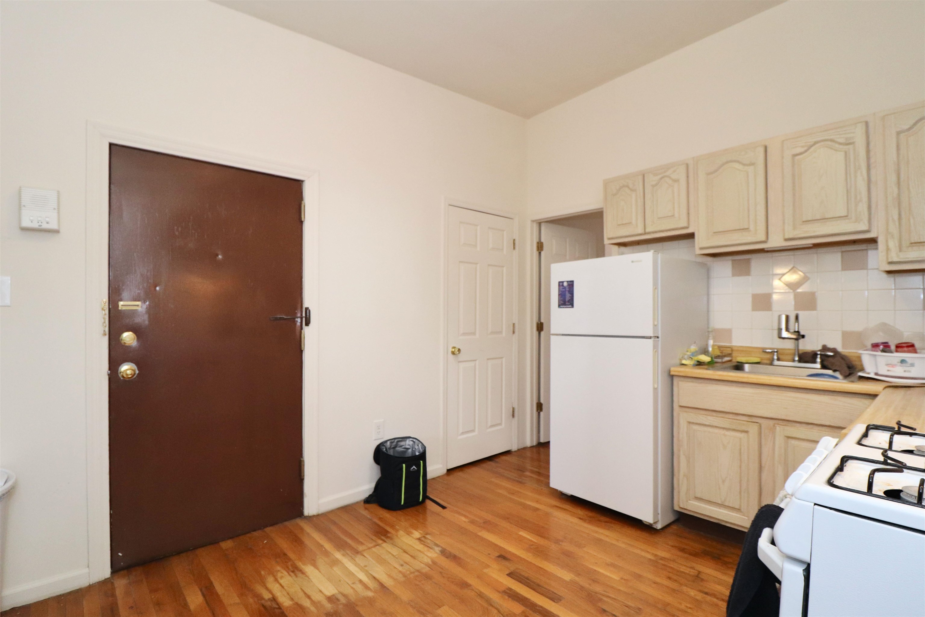 359 2ND ST Unit: 4E