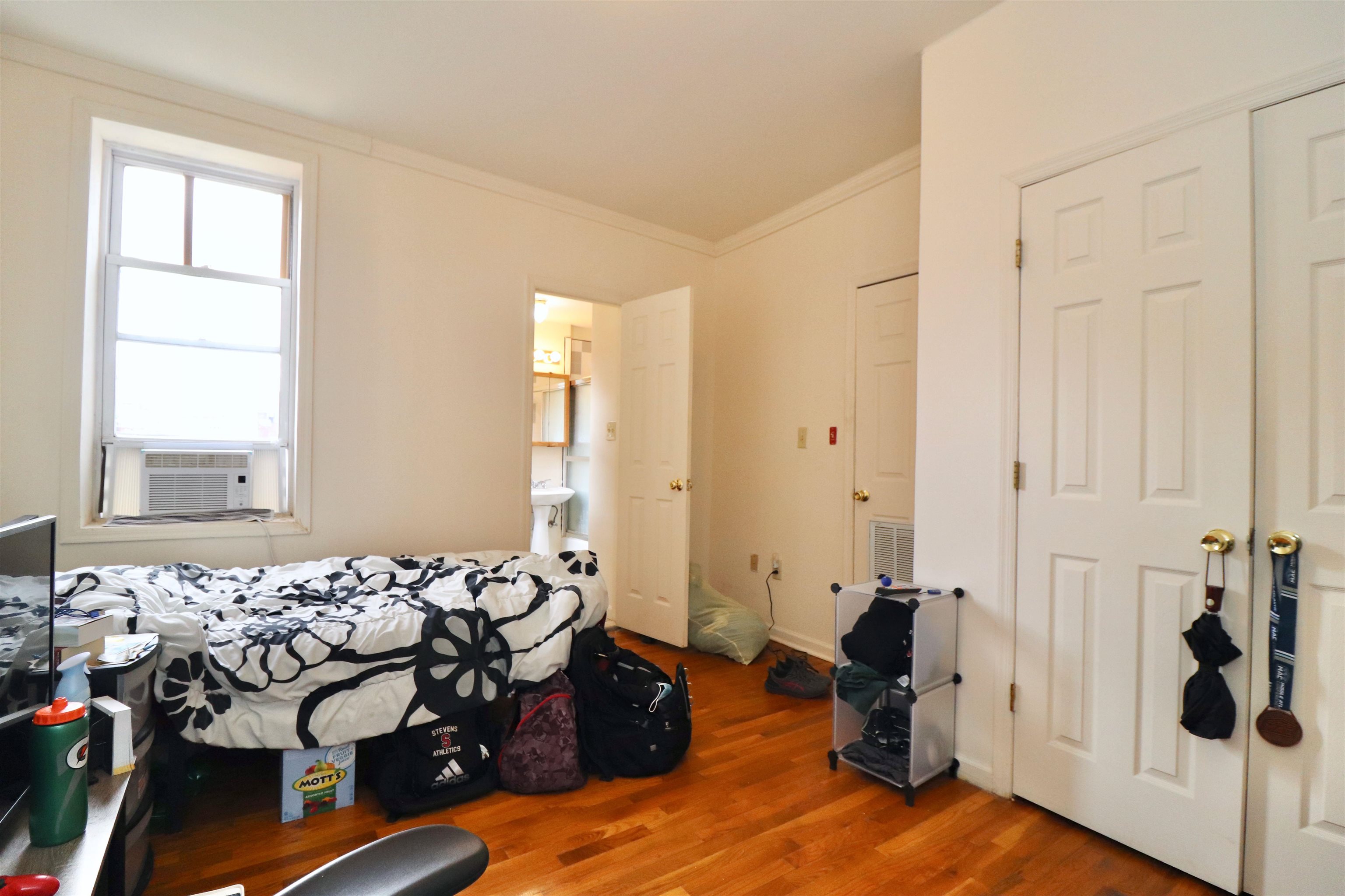 359 2ND ST Unit: 4E