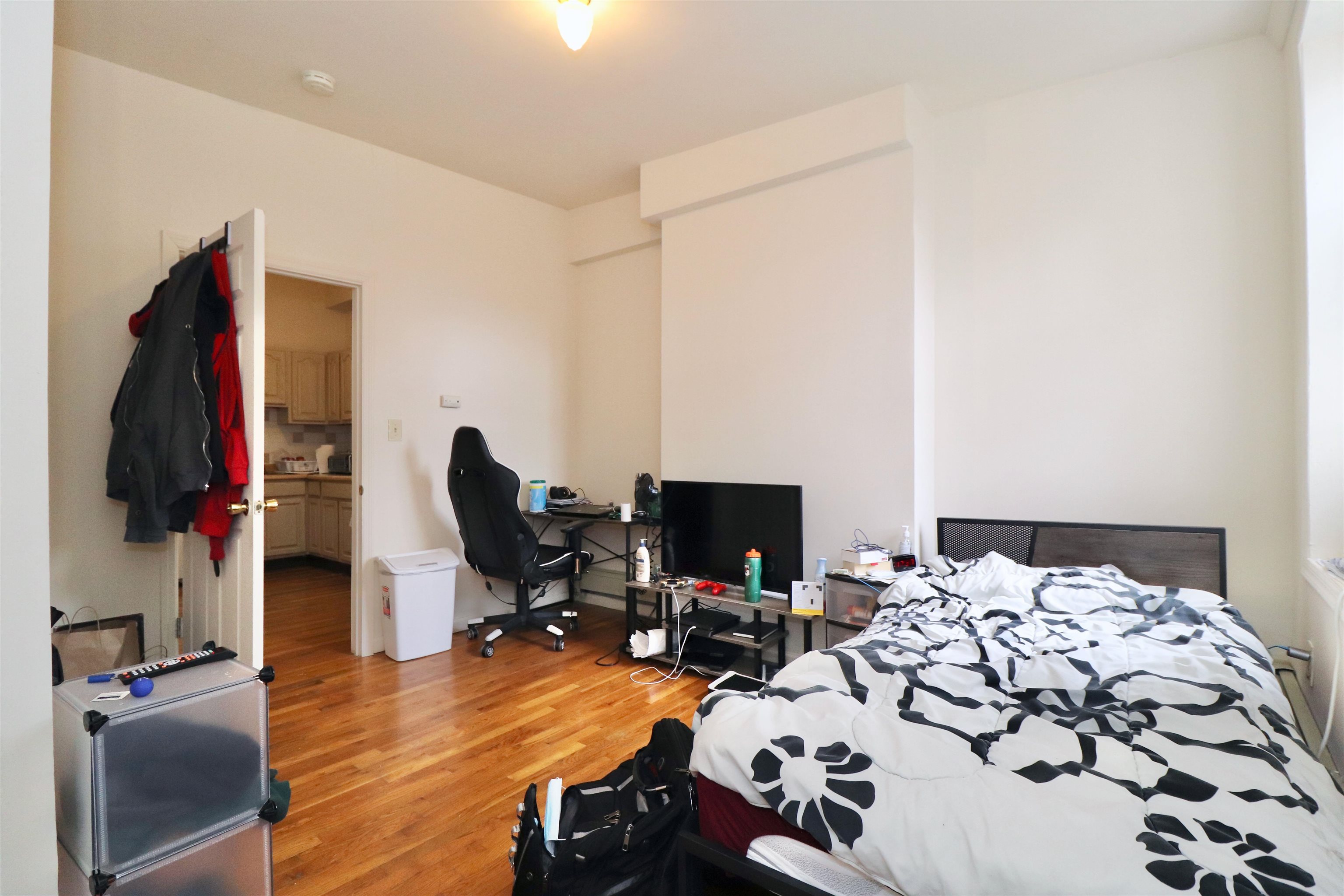 359 2ND ST Unit: 4E
