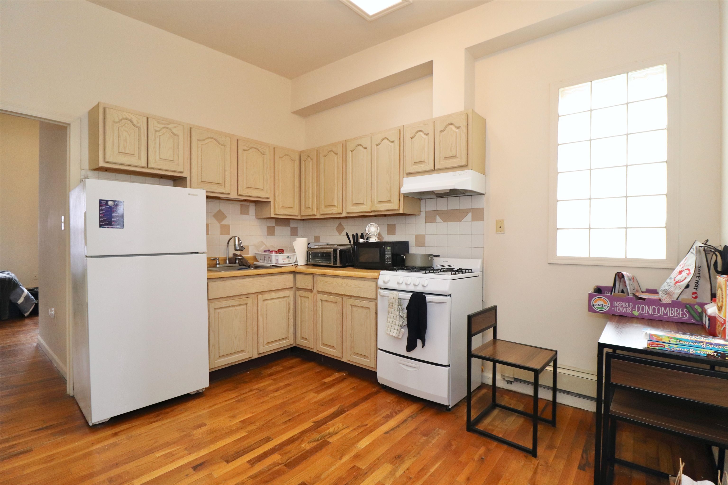 359 2ND ST Unit: 4E