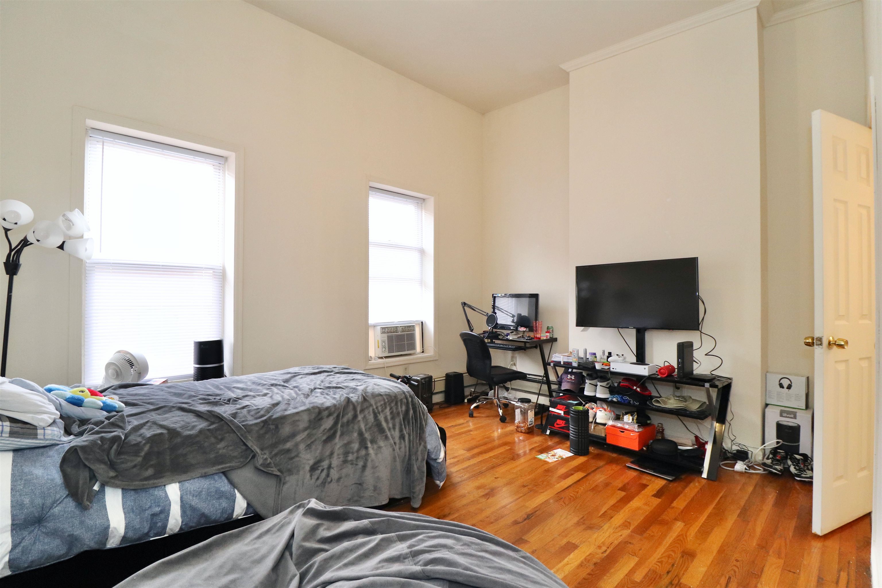 359 2ND ST Unit: 4E