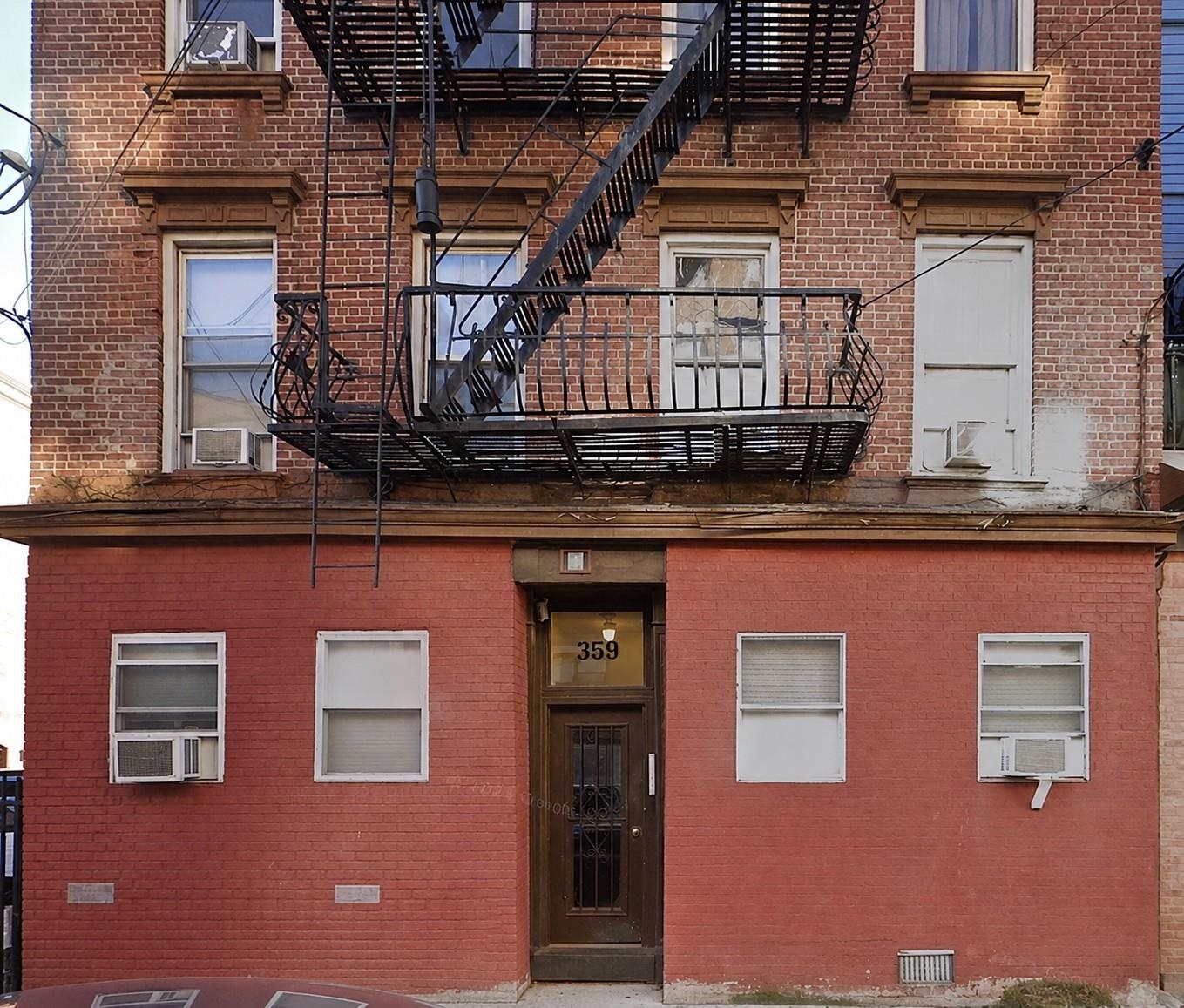 359 2ND ST Unit: 4E