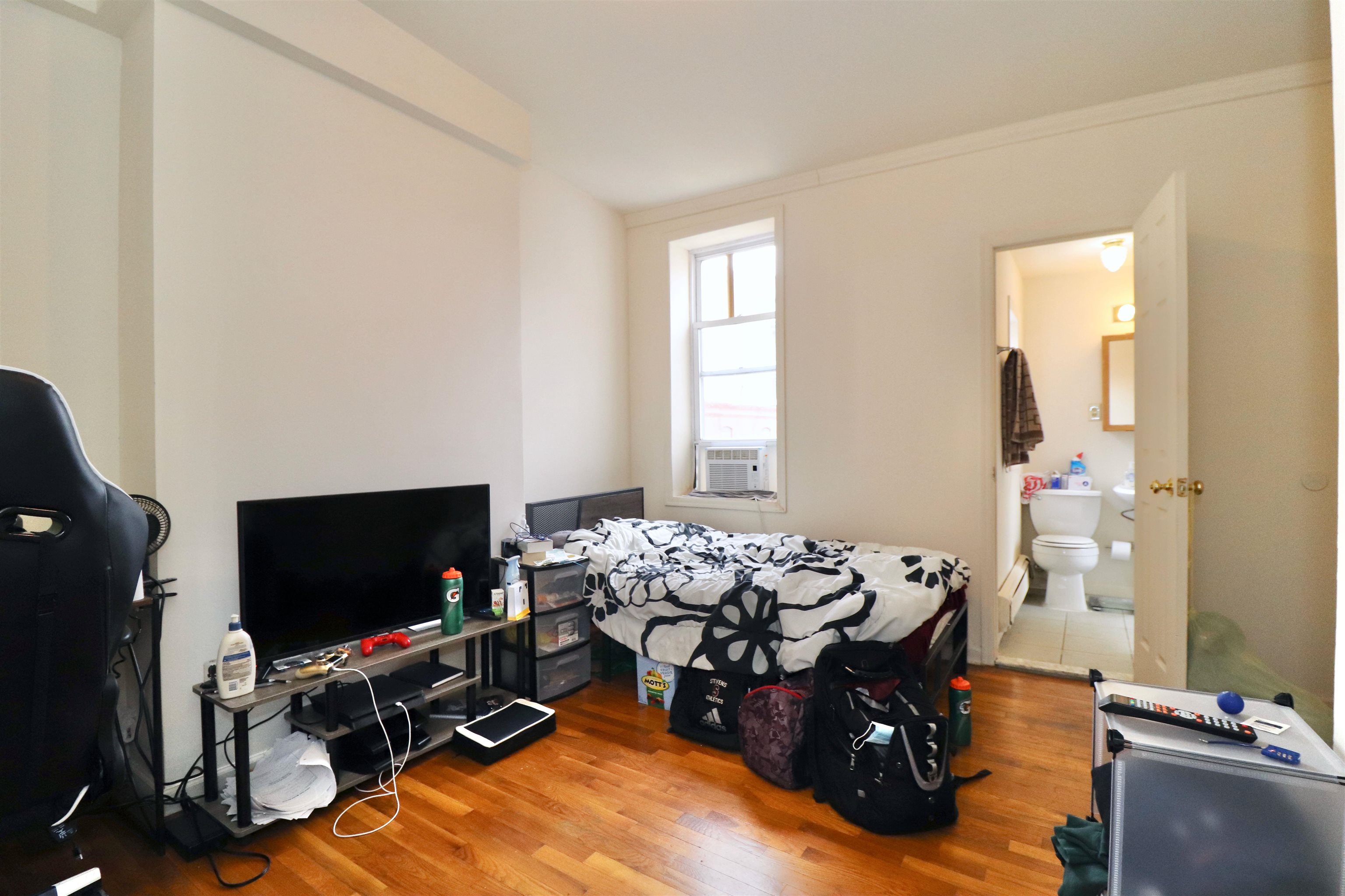 359 2ND ST Unit: 4E