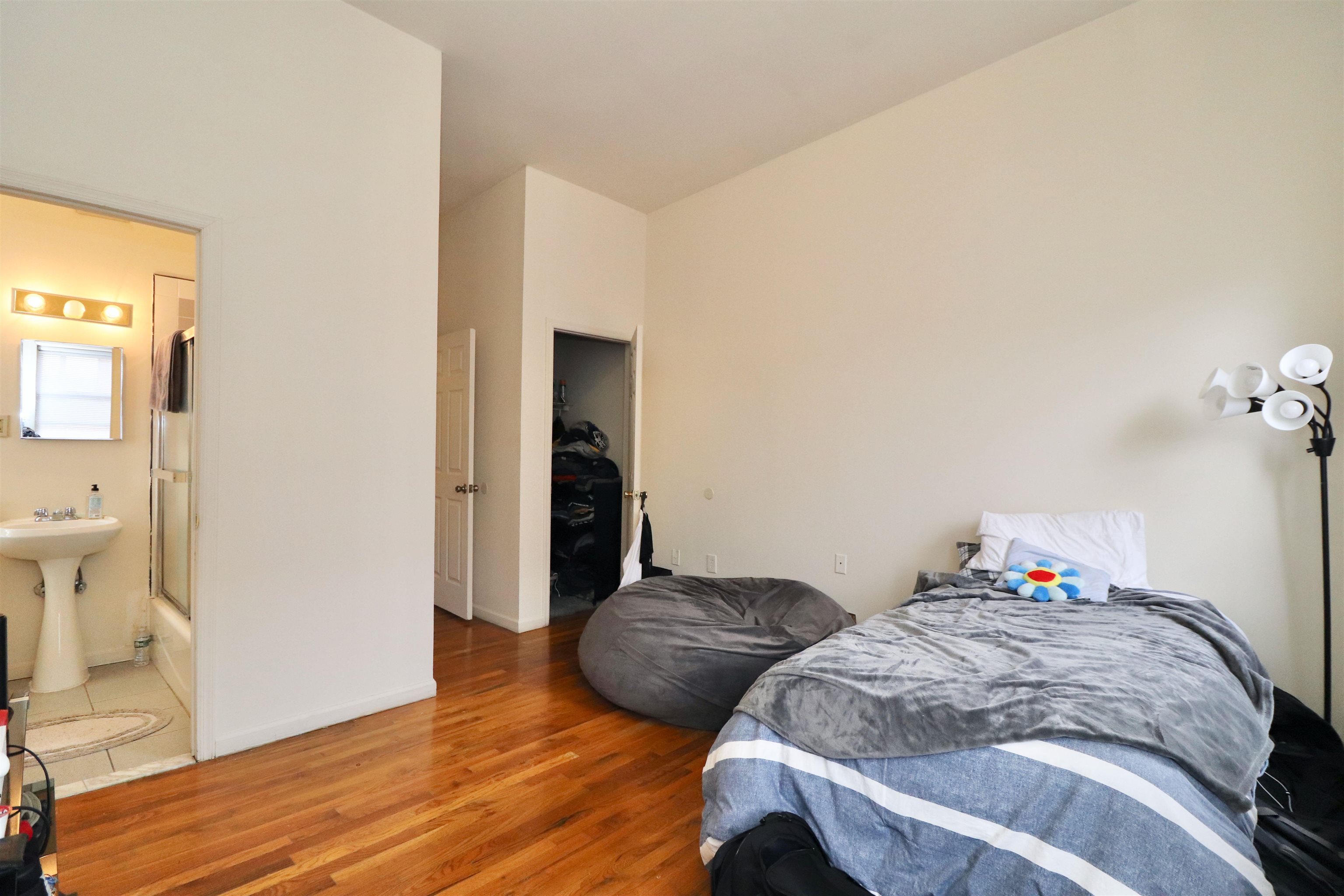 359 2ND ST Unit: 4E