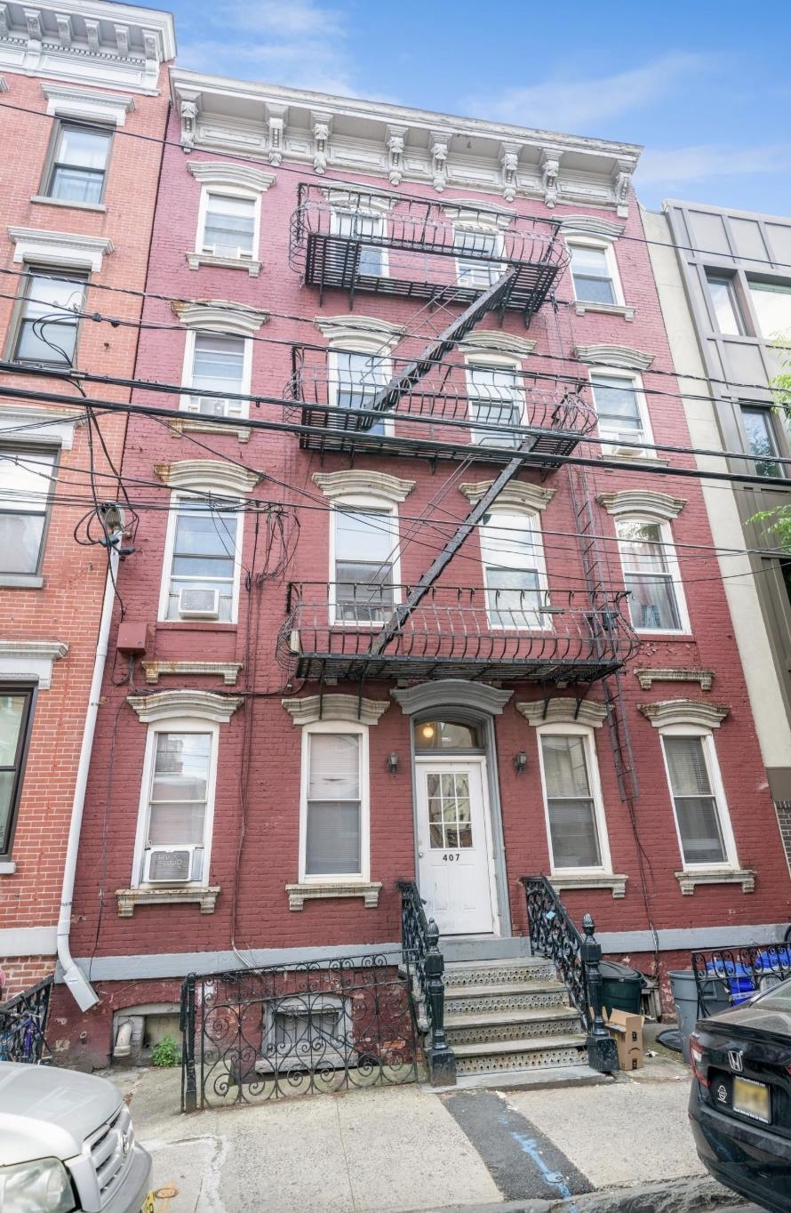 407 4TH ST Unit: 4L (7)