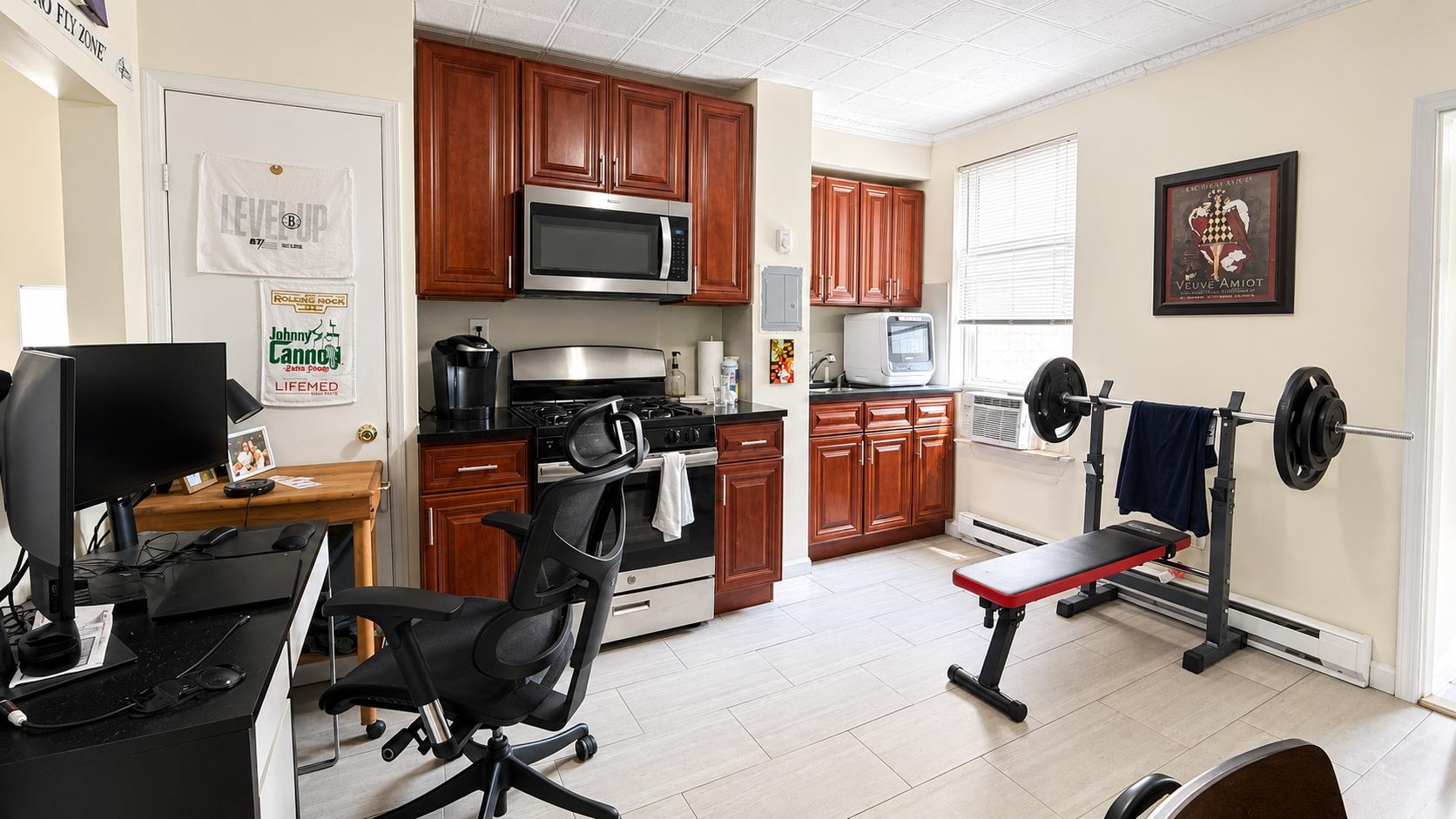 407 4TH ST Unit: 4L (7)