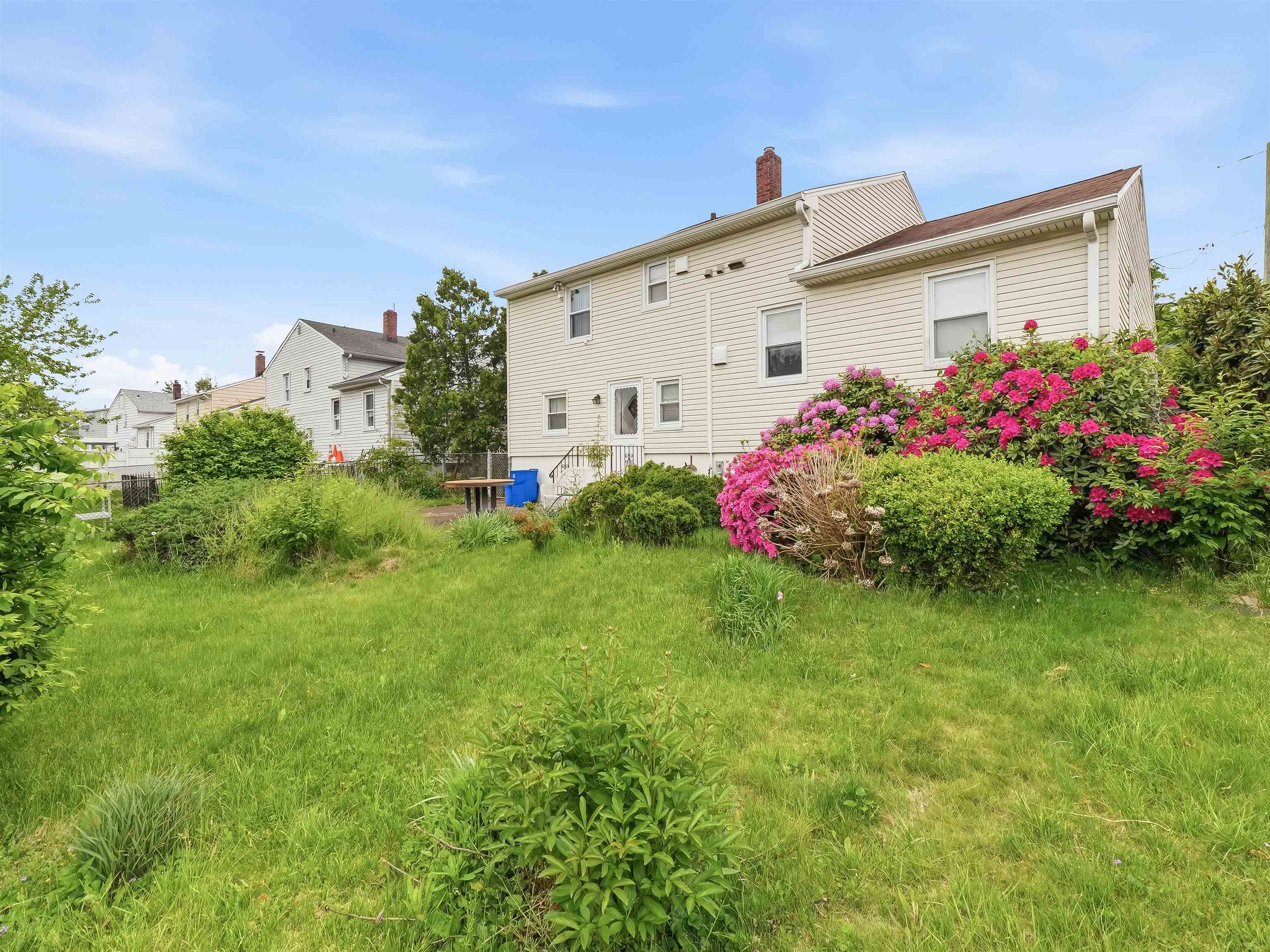 1307 DARTMOUTH TERRACE