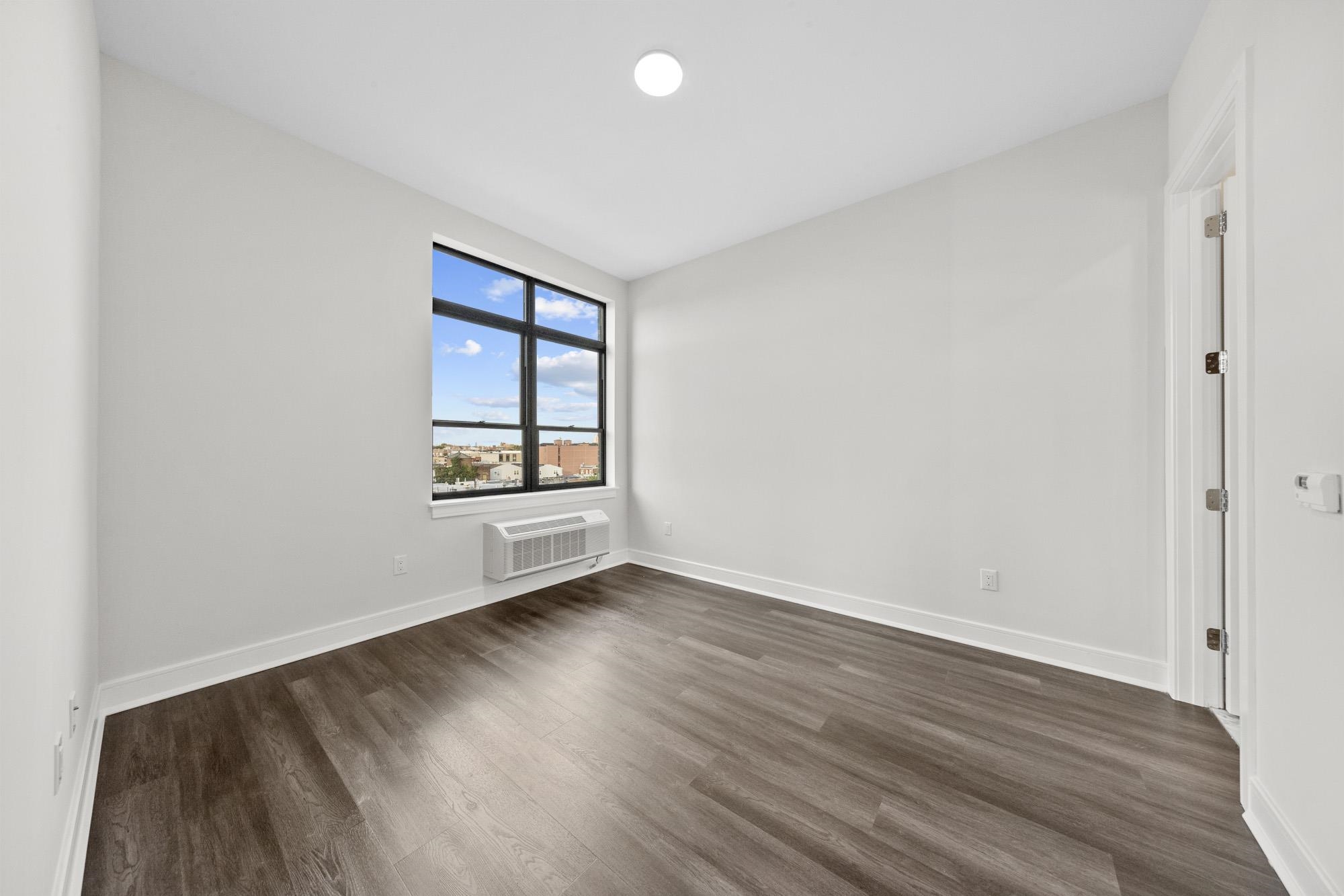 121 34TH ST Unit: 316