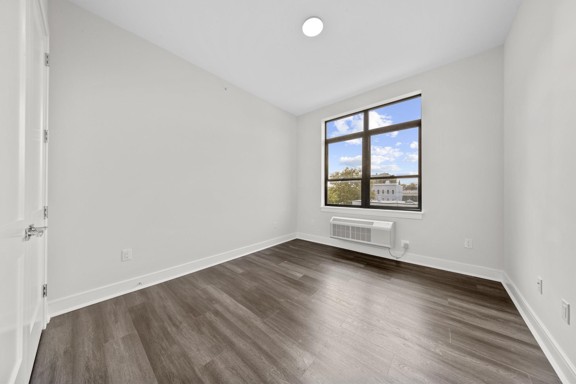 121 34TH ST Unit: 316