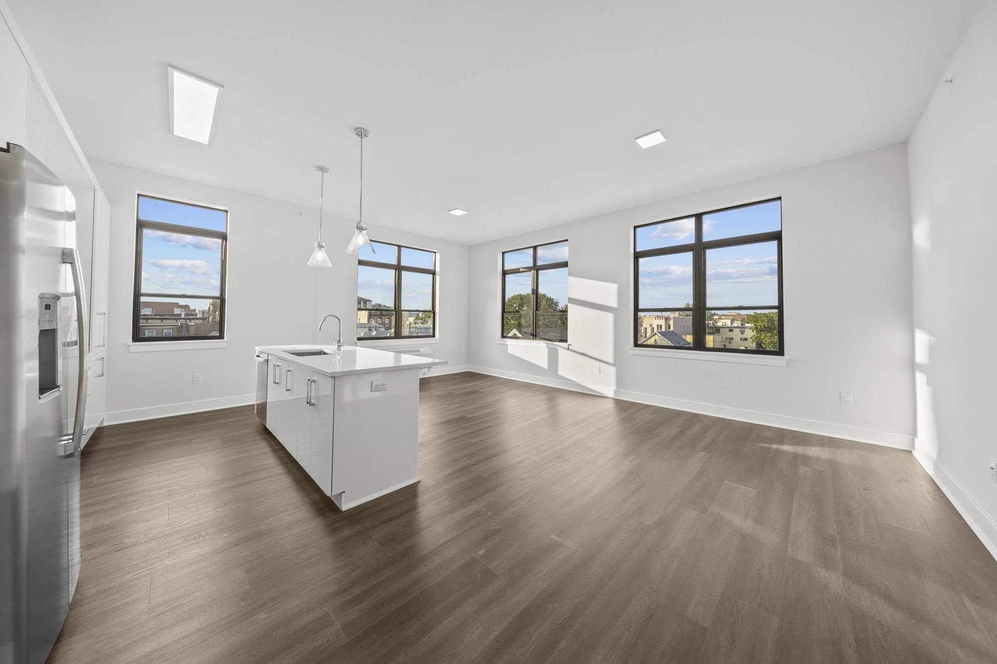 121 34TH ST Unit: 316