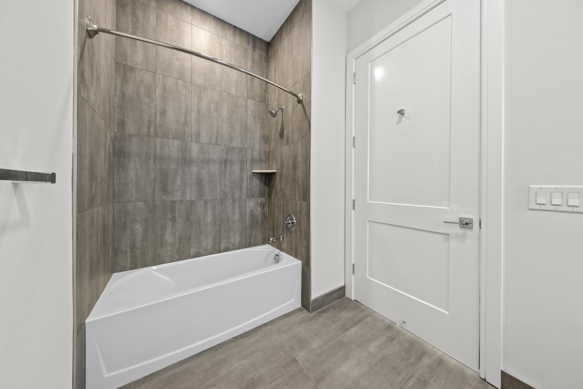 121 34TH ST Unit: 316