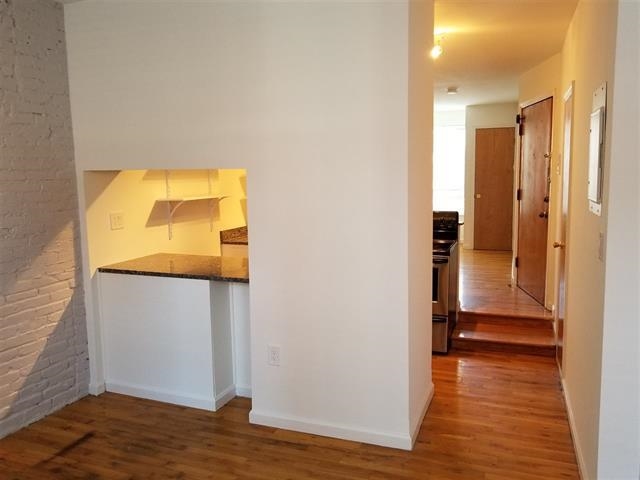 128 GARDEN ST Unit: 2