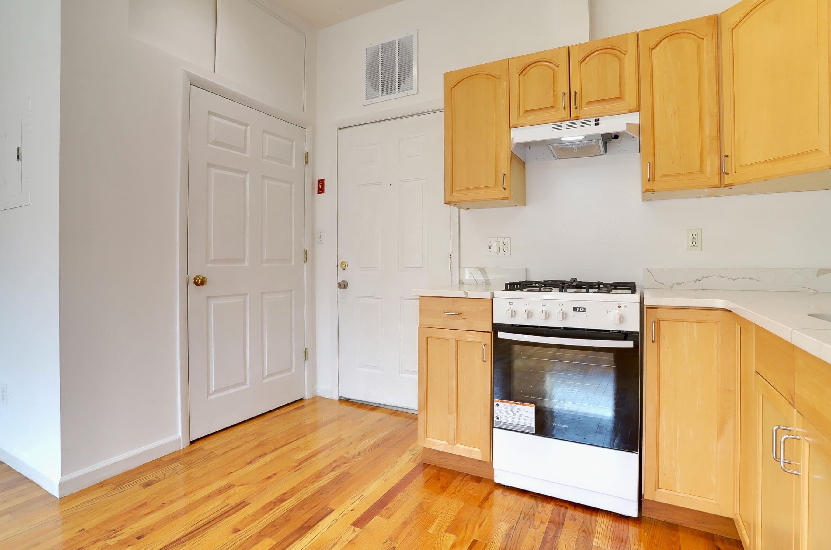 519 MONROE ST Unit: 3C