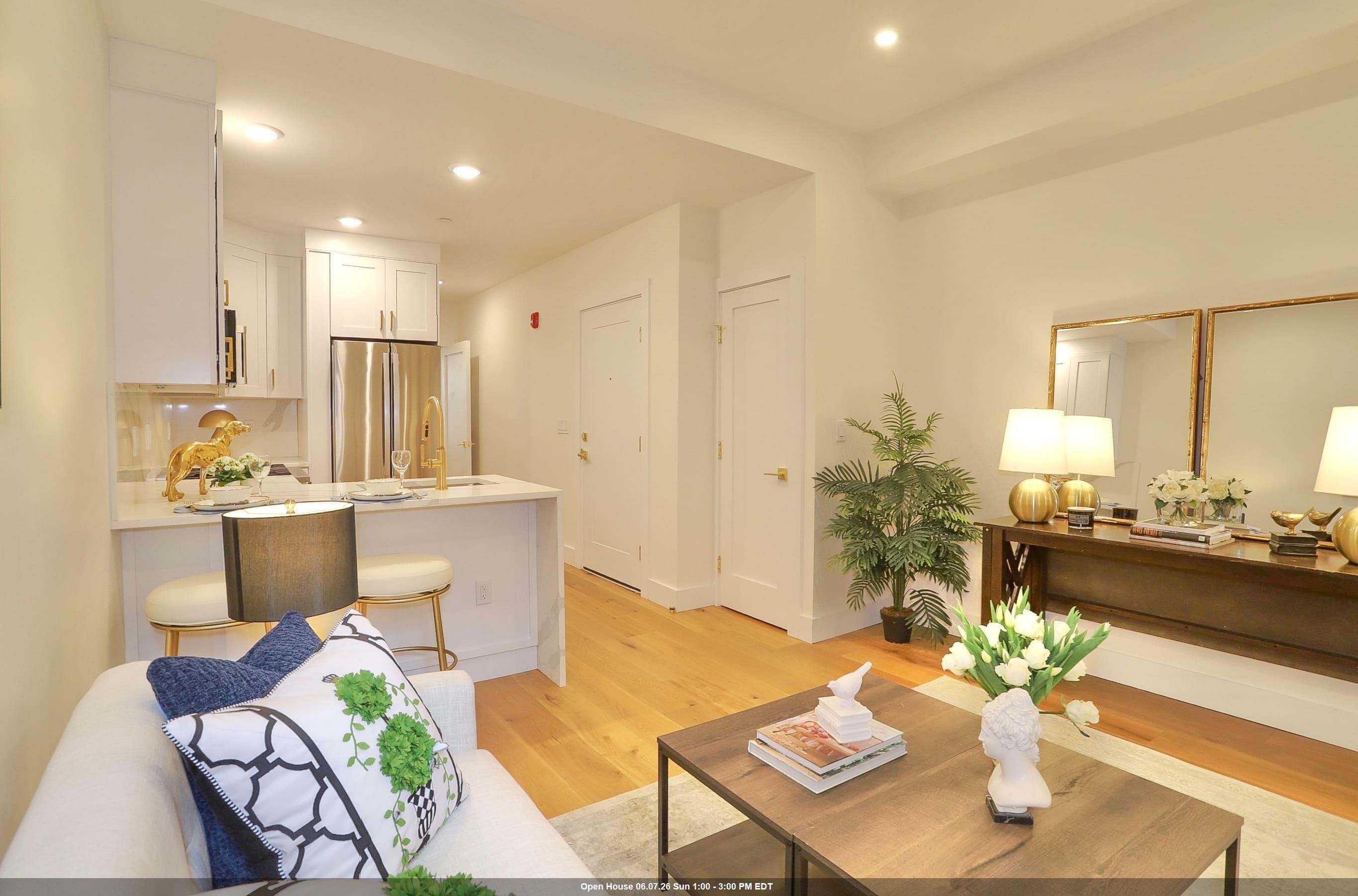842 PARK AVE Unit: 302