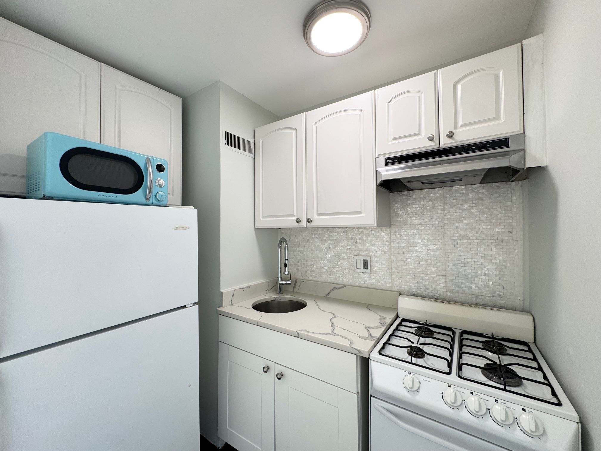 6515 BLVD EAST Unit: #8A