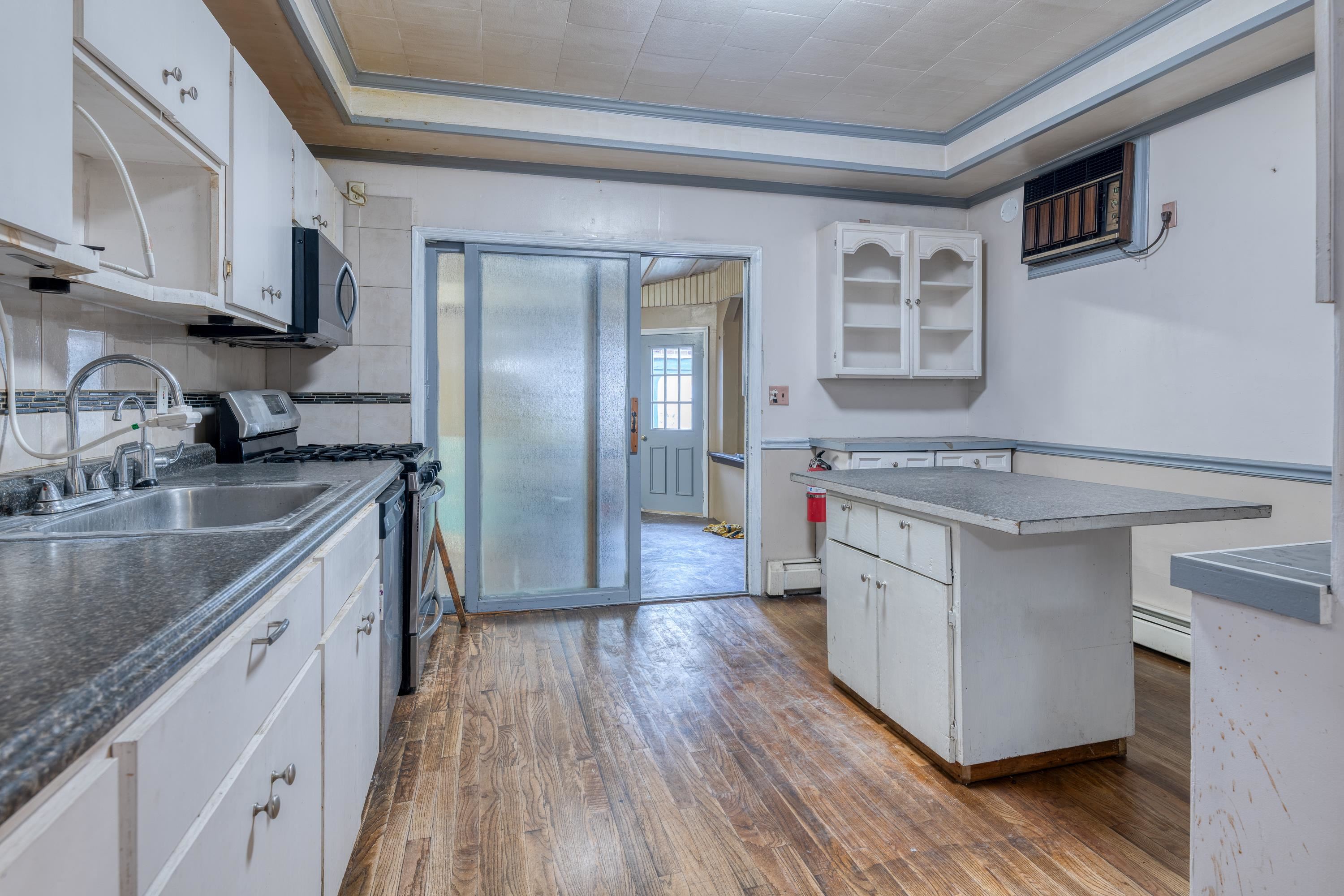 100 PROSPECT AVE