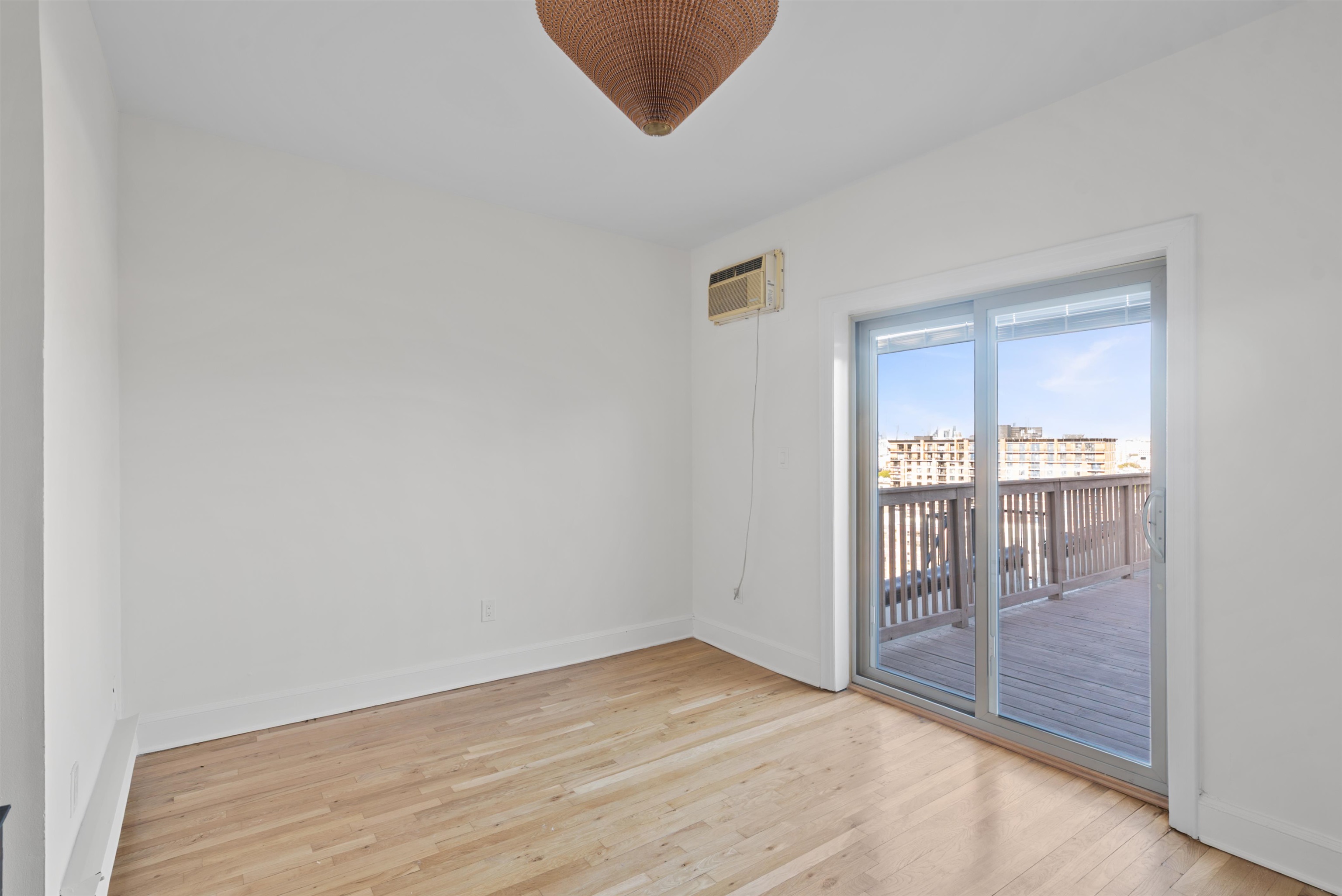 164 OGDEN AVE Unit: 405