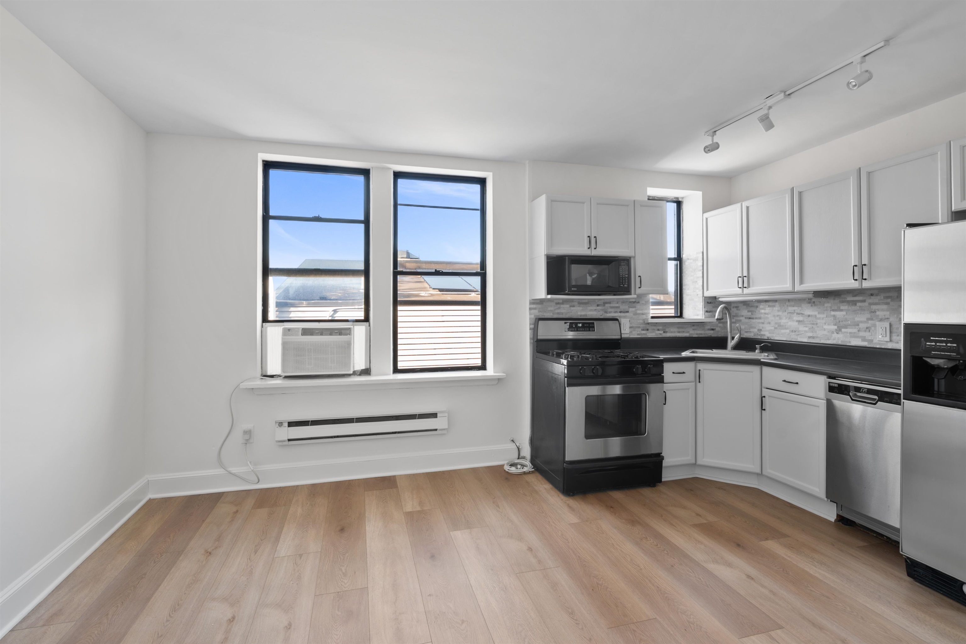 164 OGDEN AVE Unit: 405