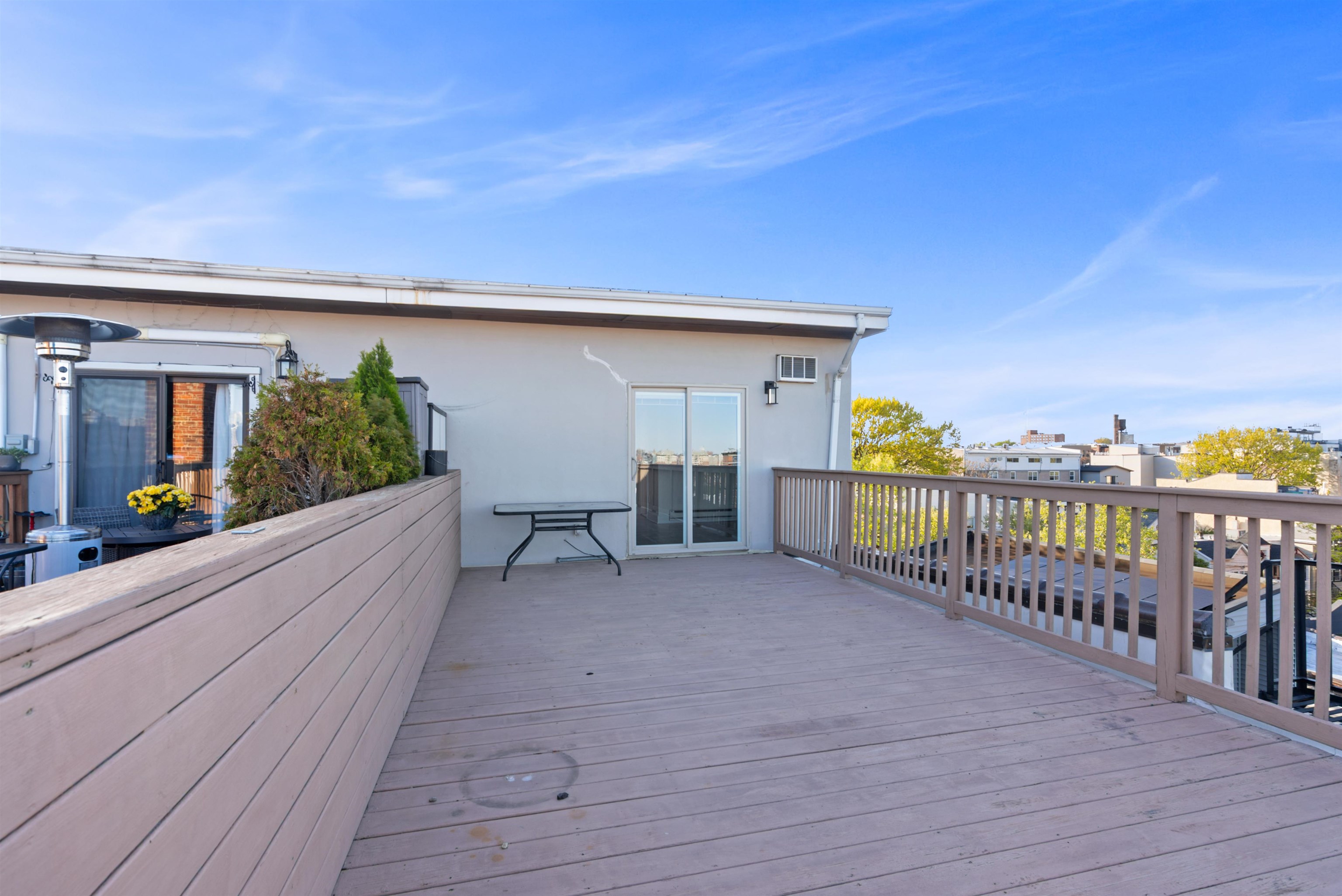 164 OGDEN AVE Unit: 405