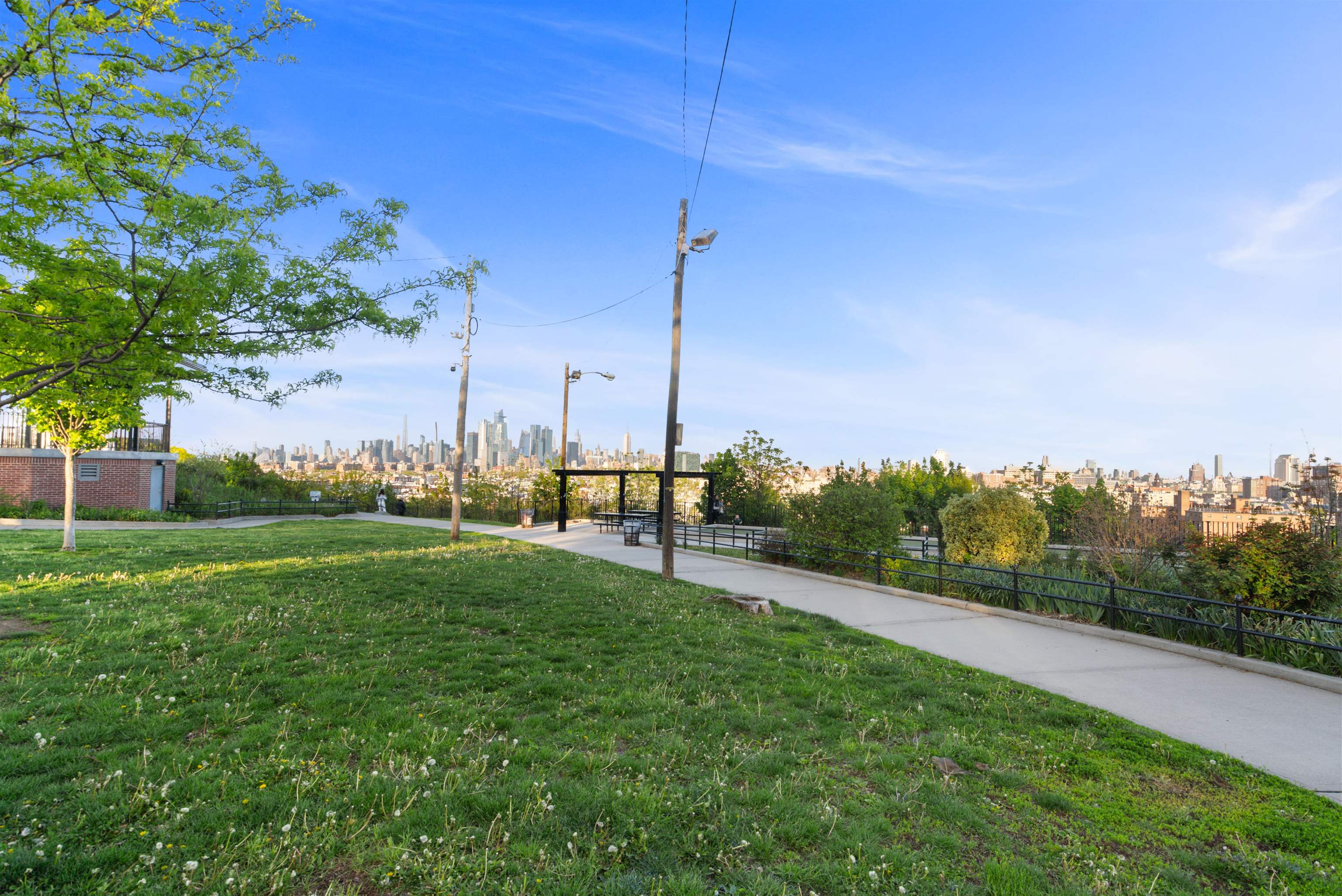 164 OGDEN AVE Unit: 405