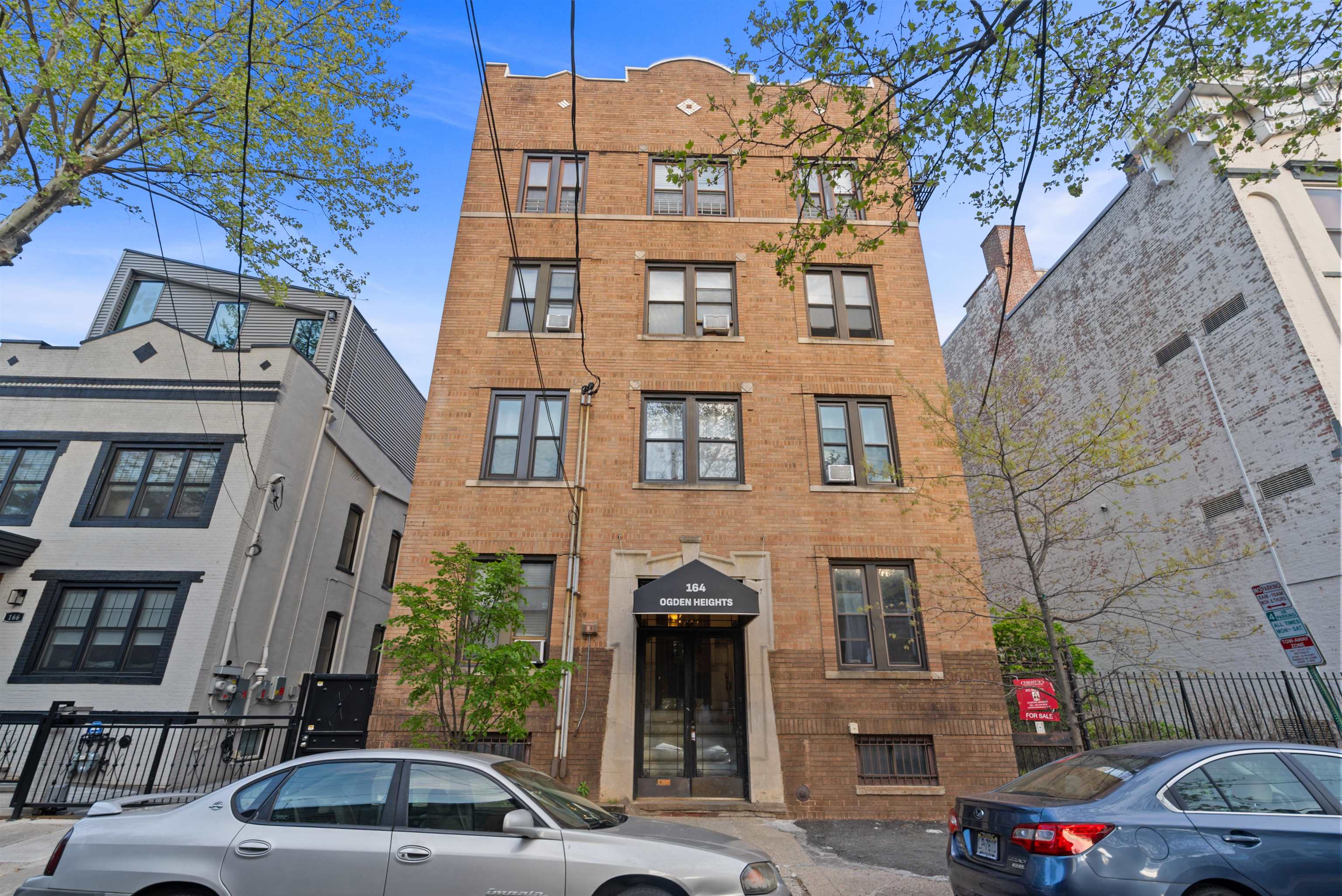 164 OGDEN AVE Unit: 405