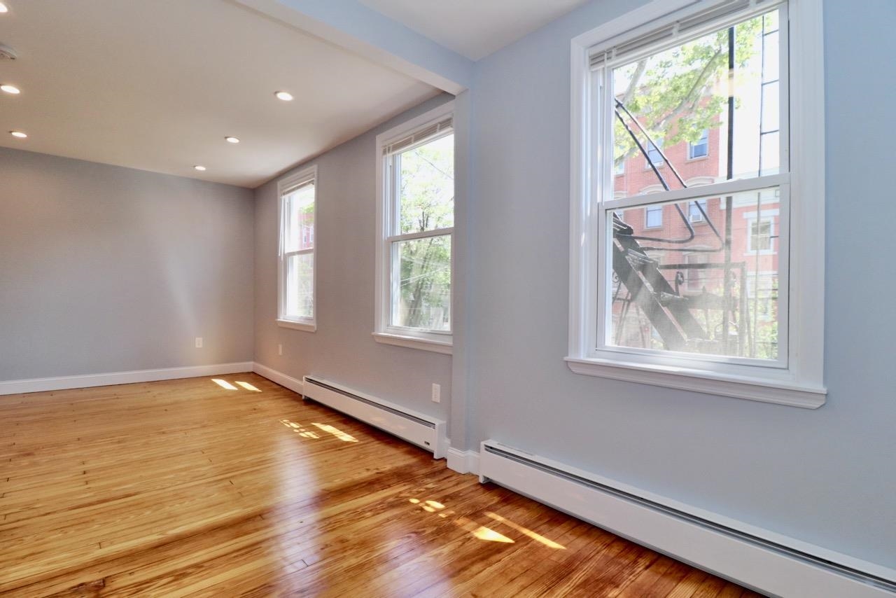 326 5TH ST Unit: 2