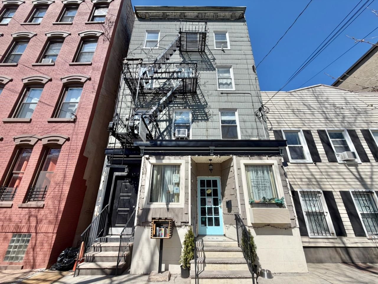 326 5TH ST Unit: 2