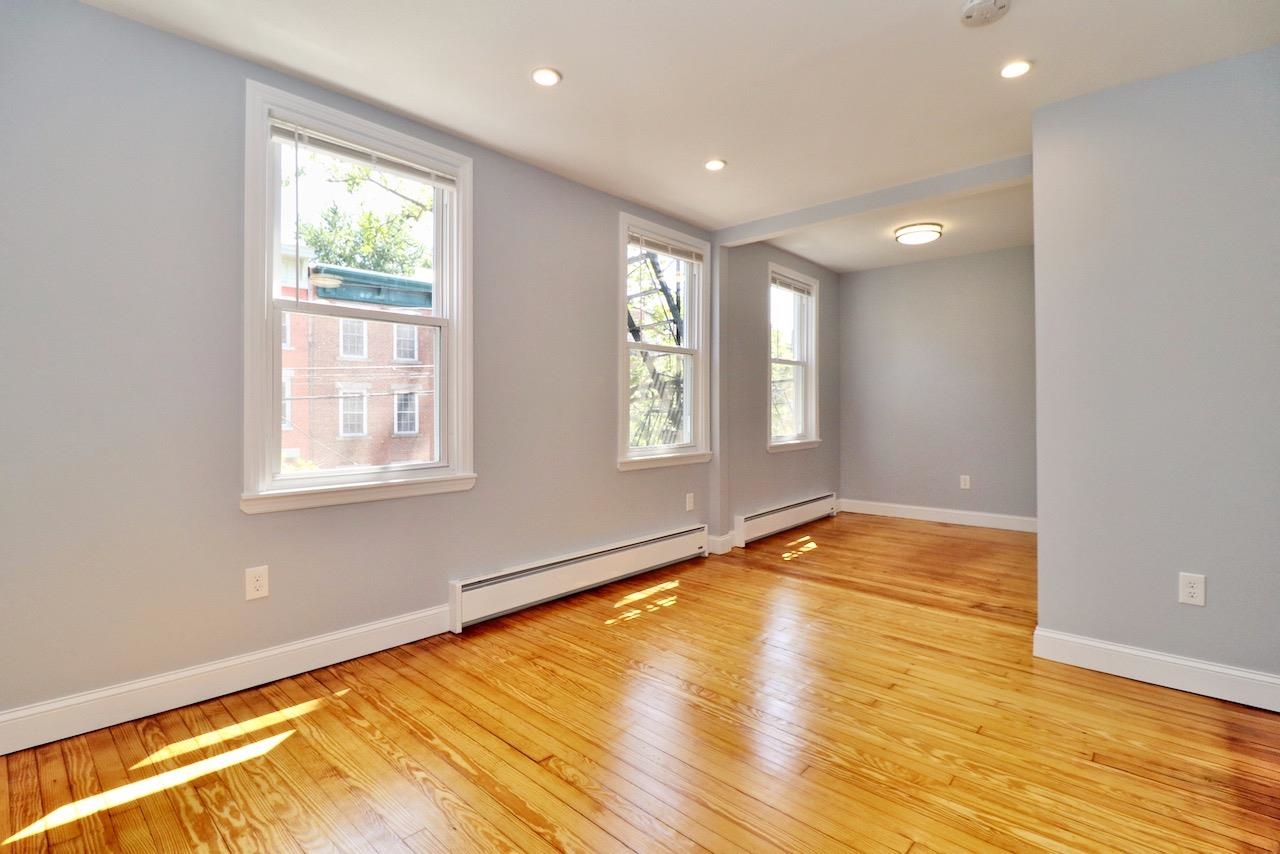 326 5TH ST Unit: 2