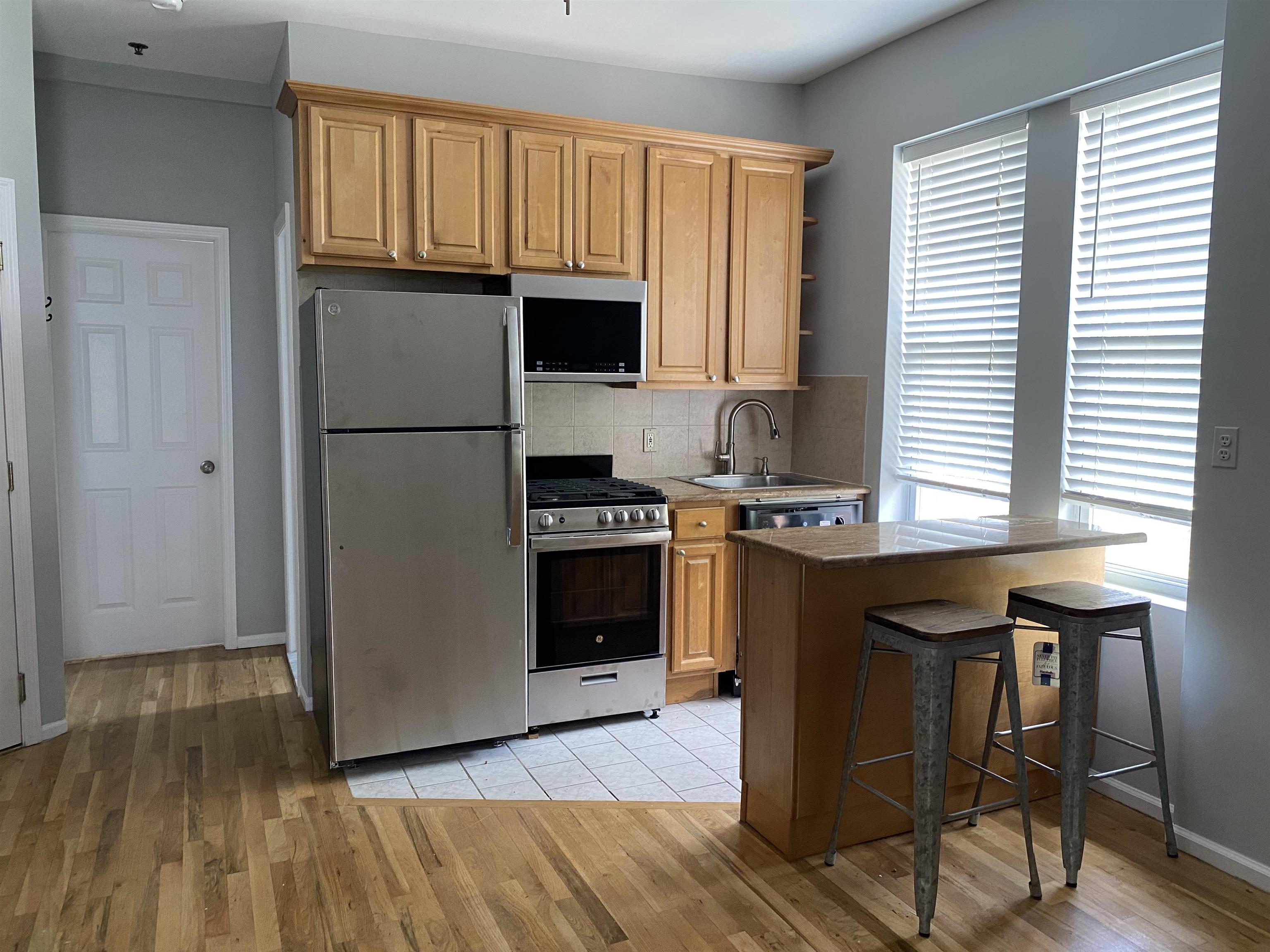 734 ADAMS ST Unit: 5C