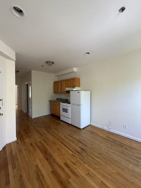 331 MONROE ST Unit: 2L