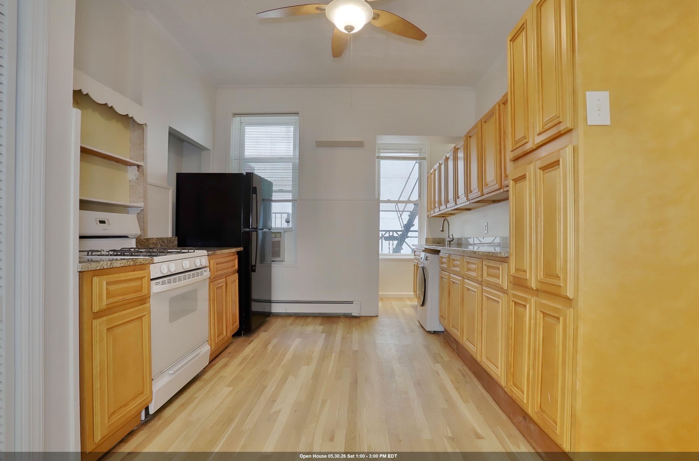 402 GRAND ST Unit: 202