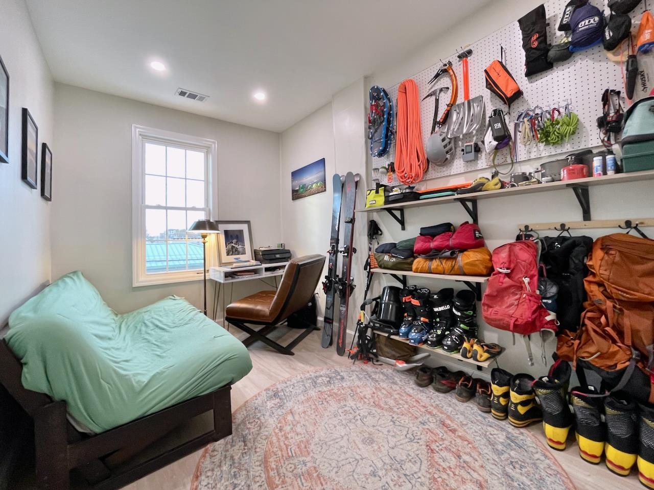 592 PALISADE AVE Unit: 3