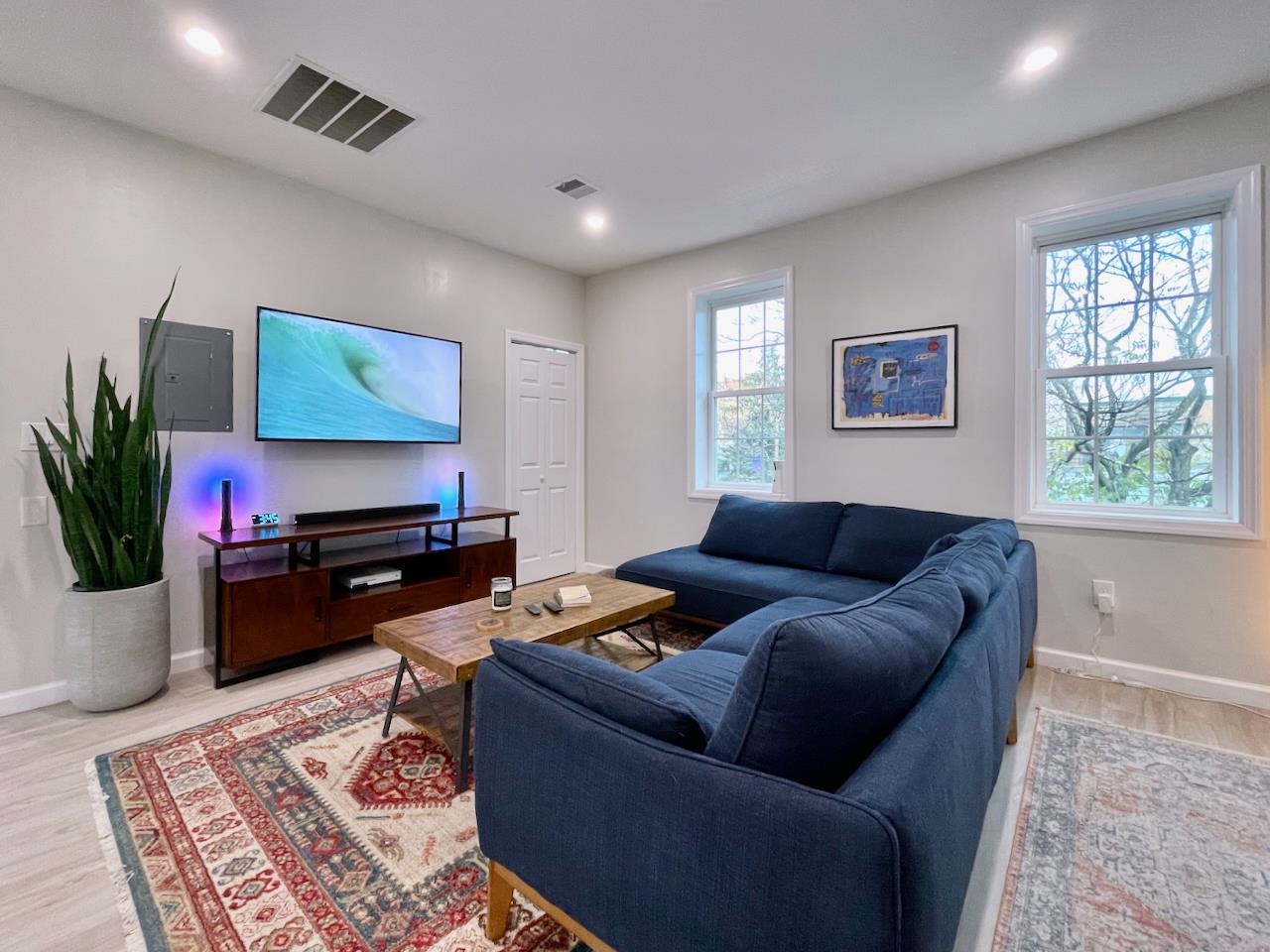 592 PALISADE AVE Unit: 3
