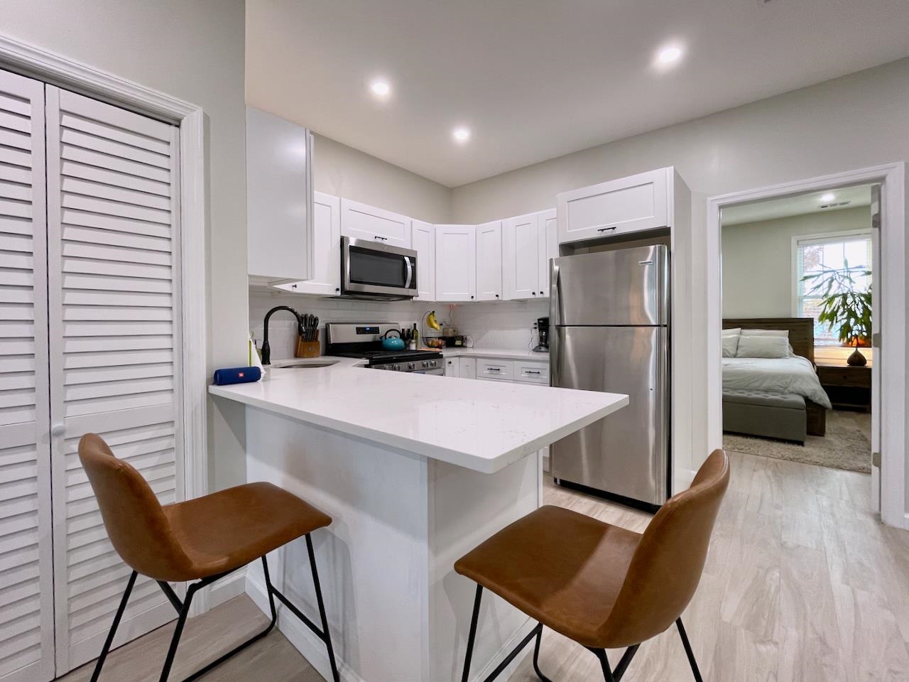 592 PALISADE AVE Unit: 3
