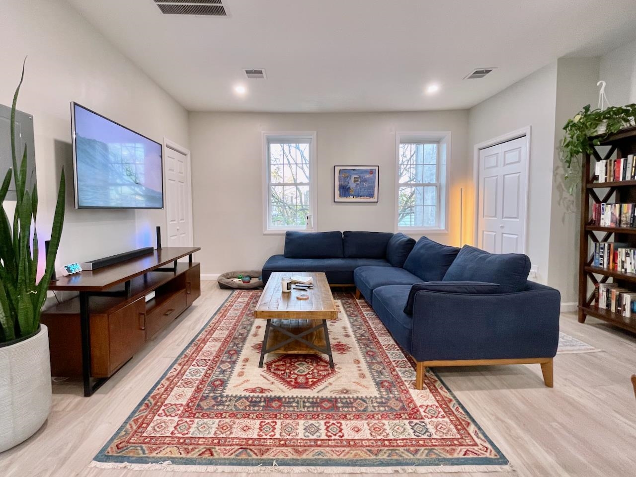 592 PALISADE AVE Unit: 3