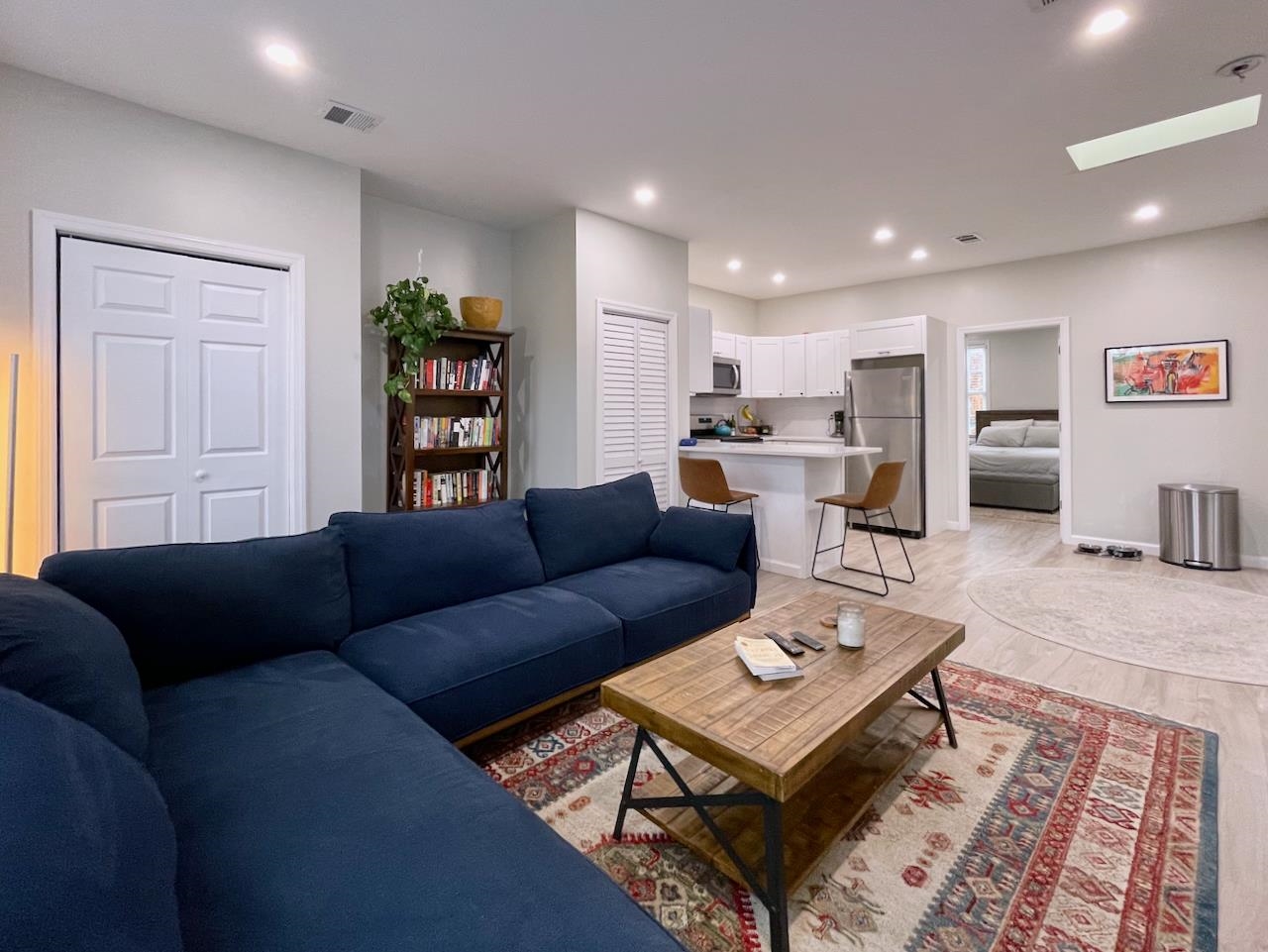 592 PALISADE AVE Unit: 3