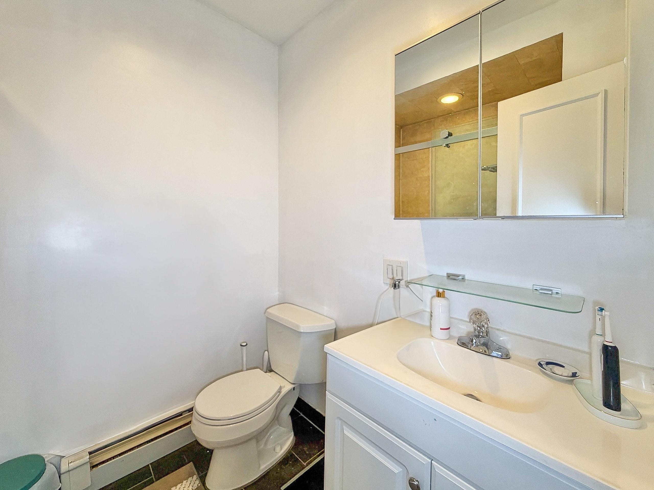 82 BLOOMFIELD ST Unit: 1B