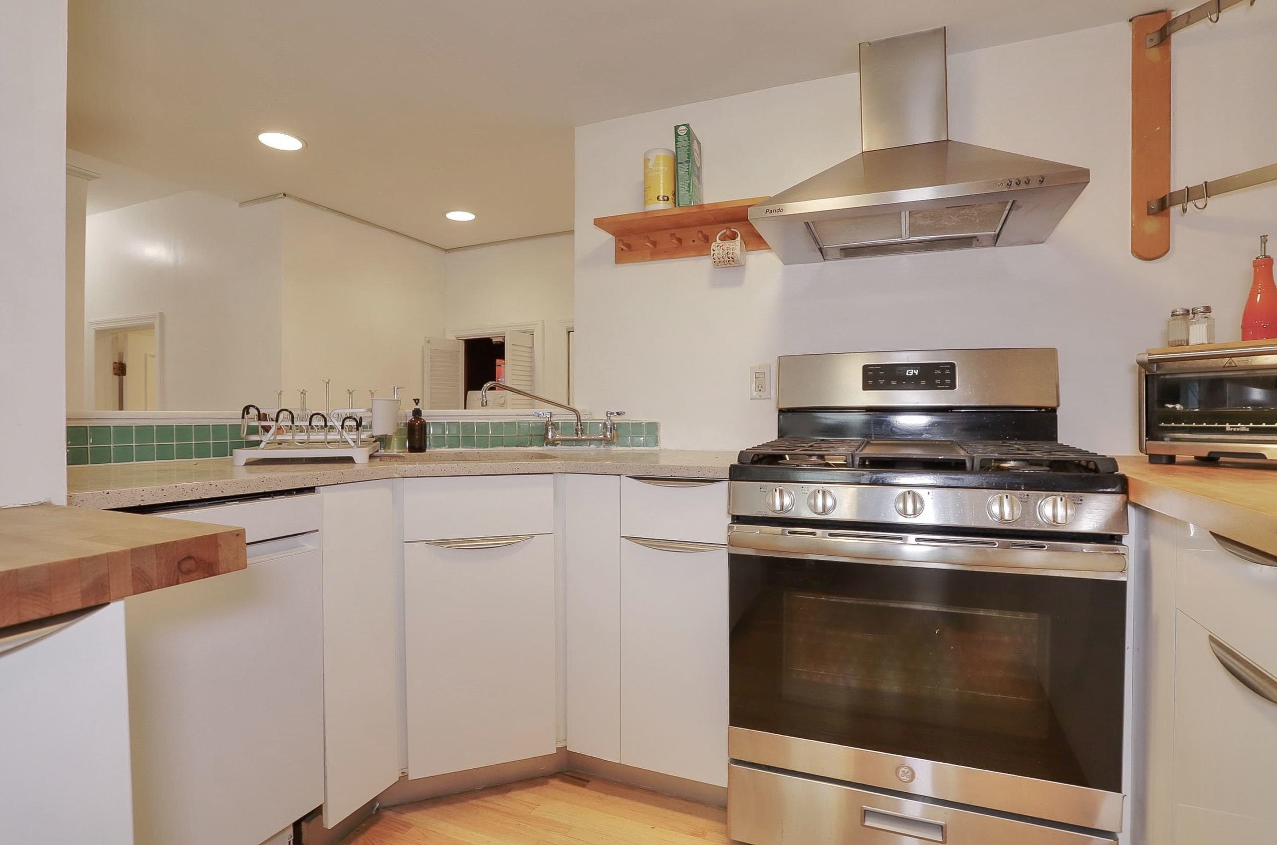 82 BLOOMFIELD ST Unit: 1B