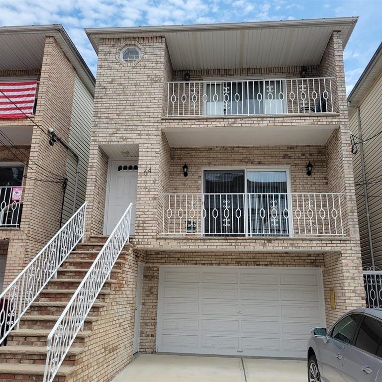 64 70TH ST Unit: 2