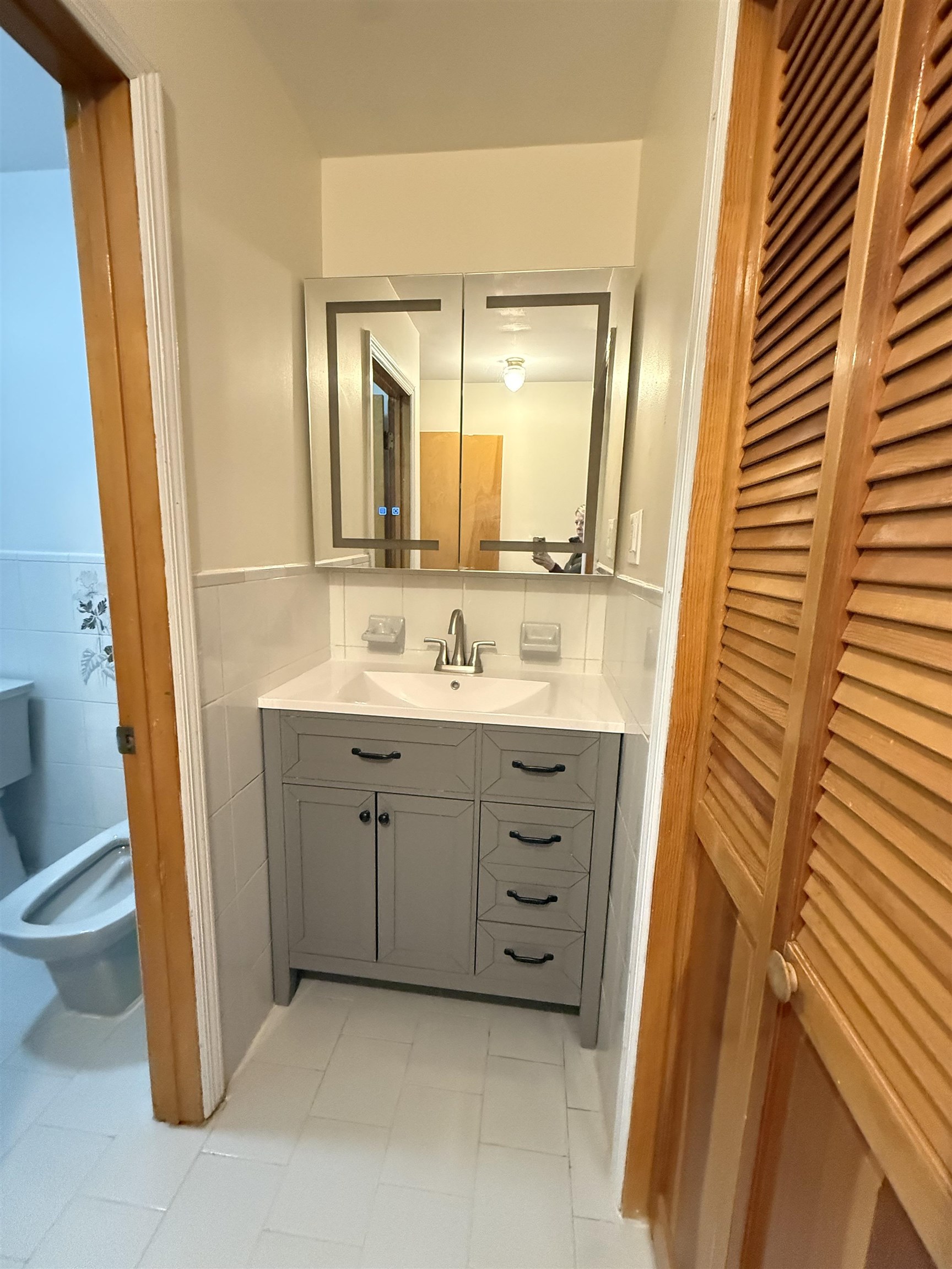 64 70TH ST Unit: 2