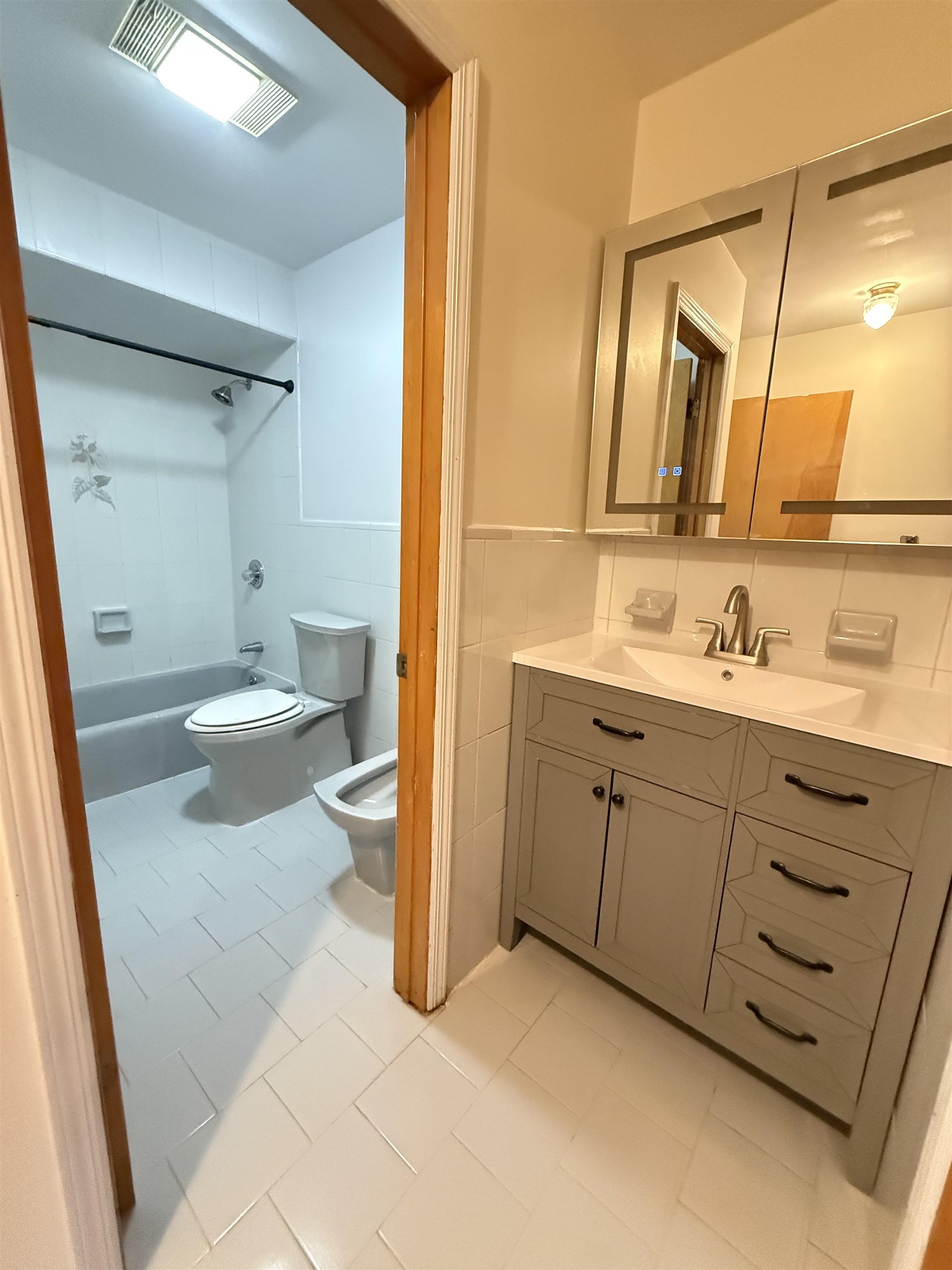 64 70TH ST Unit: 2