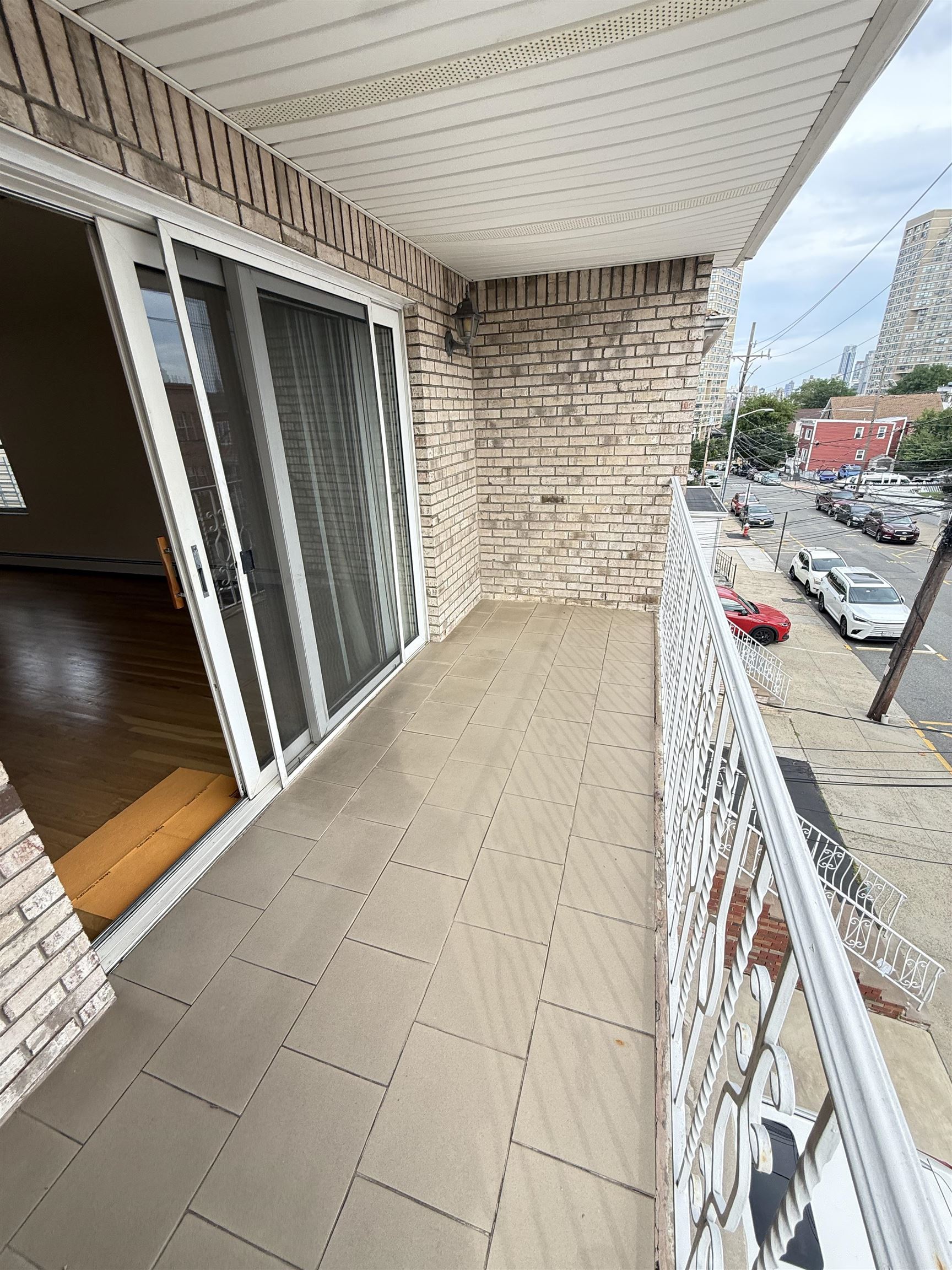 64 70TH ST Unit: 2