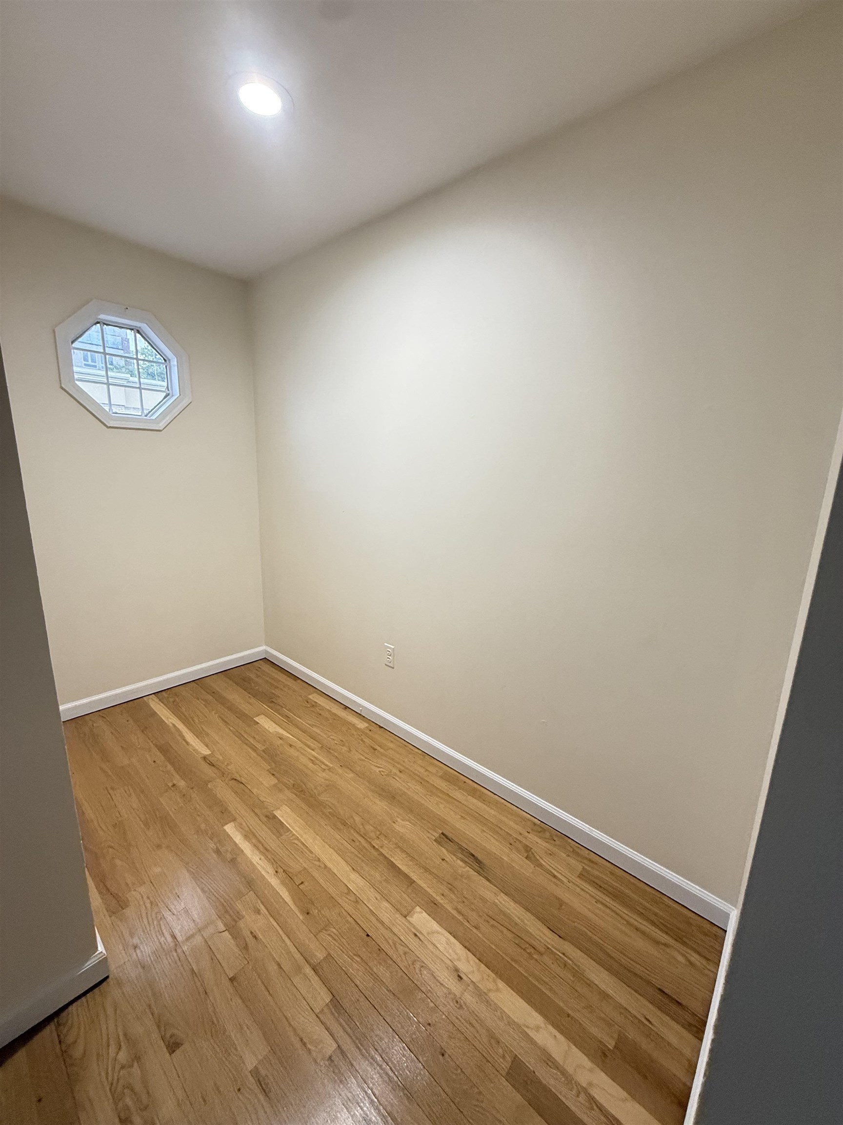 64 70TH ST Unit: 2