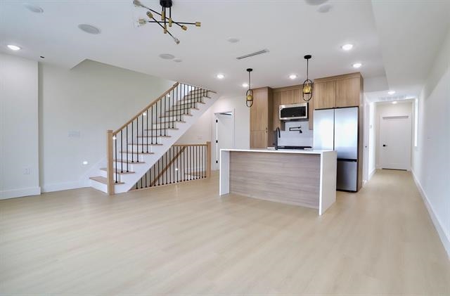 182 COLUMBIA AVE