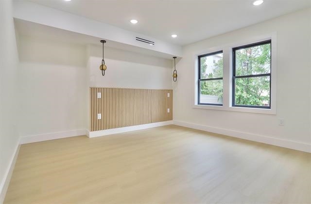 182 COLUMBIA AVE