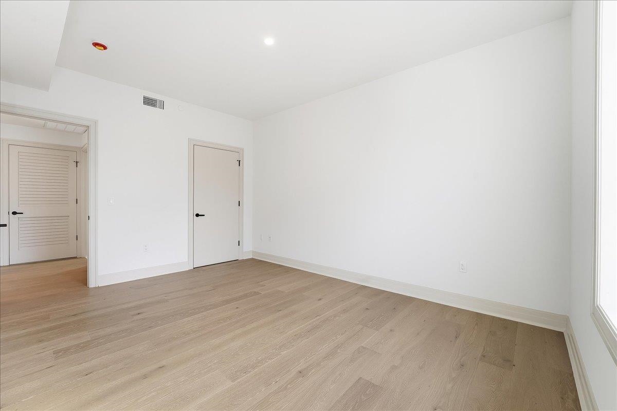 921 MADISON ST Unit: 205