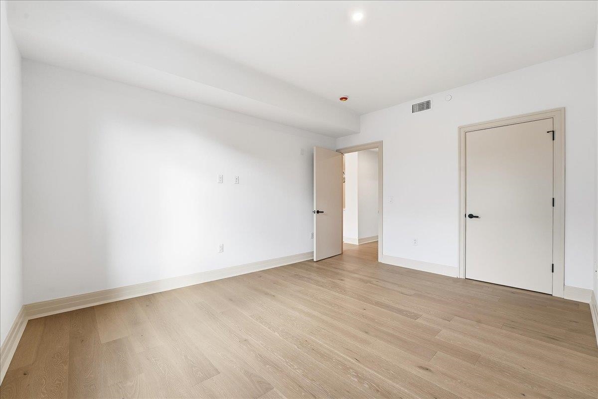 921 MADISON ST Unit: 205