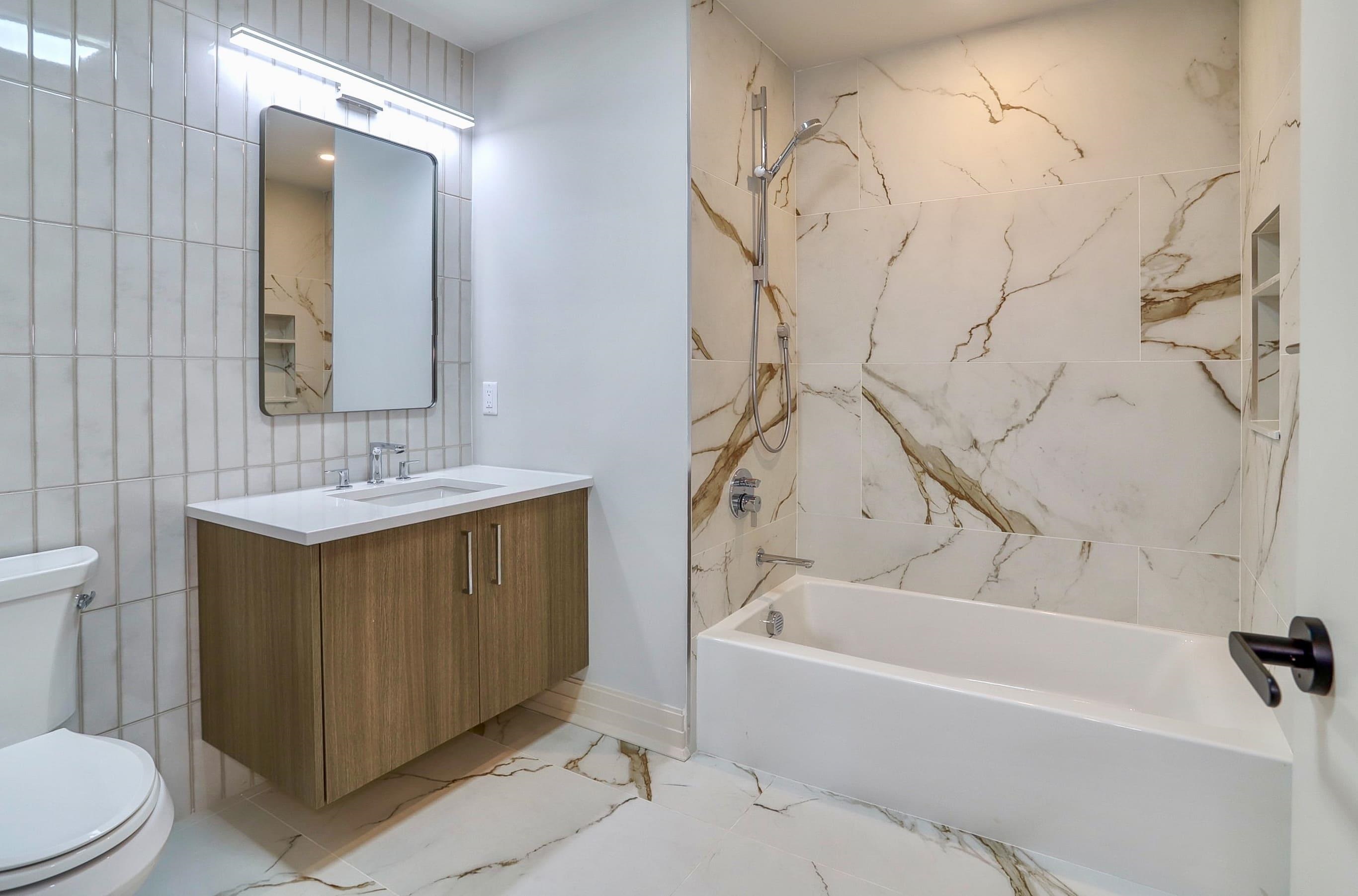 921 MADISON ST Unit: 205
