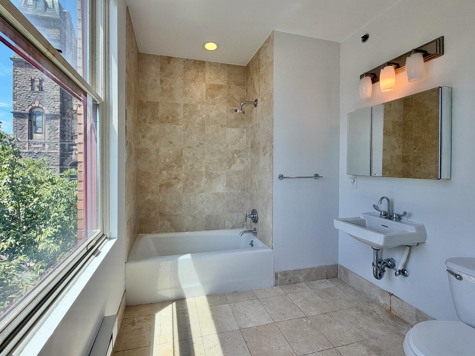 2000 WEST ST Unit: PH1