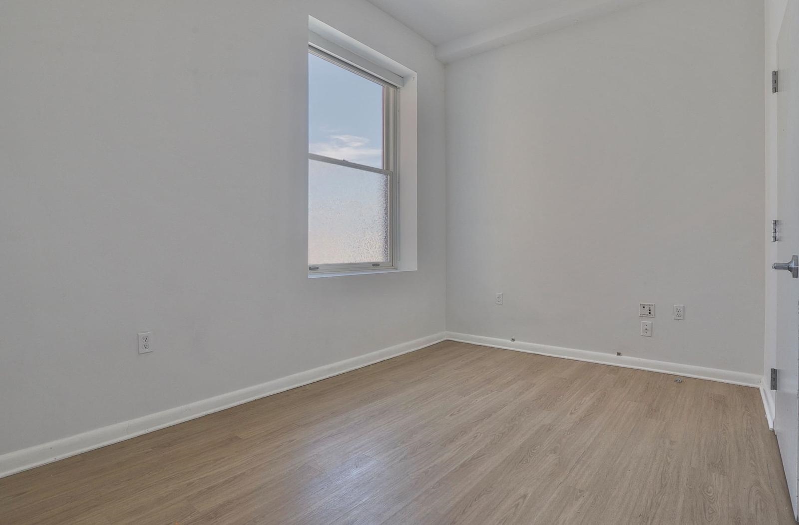 2000 WEST ST Unit: PH1